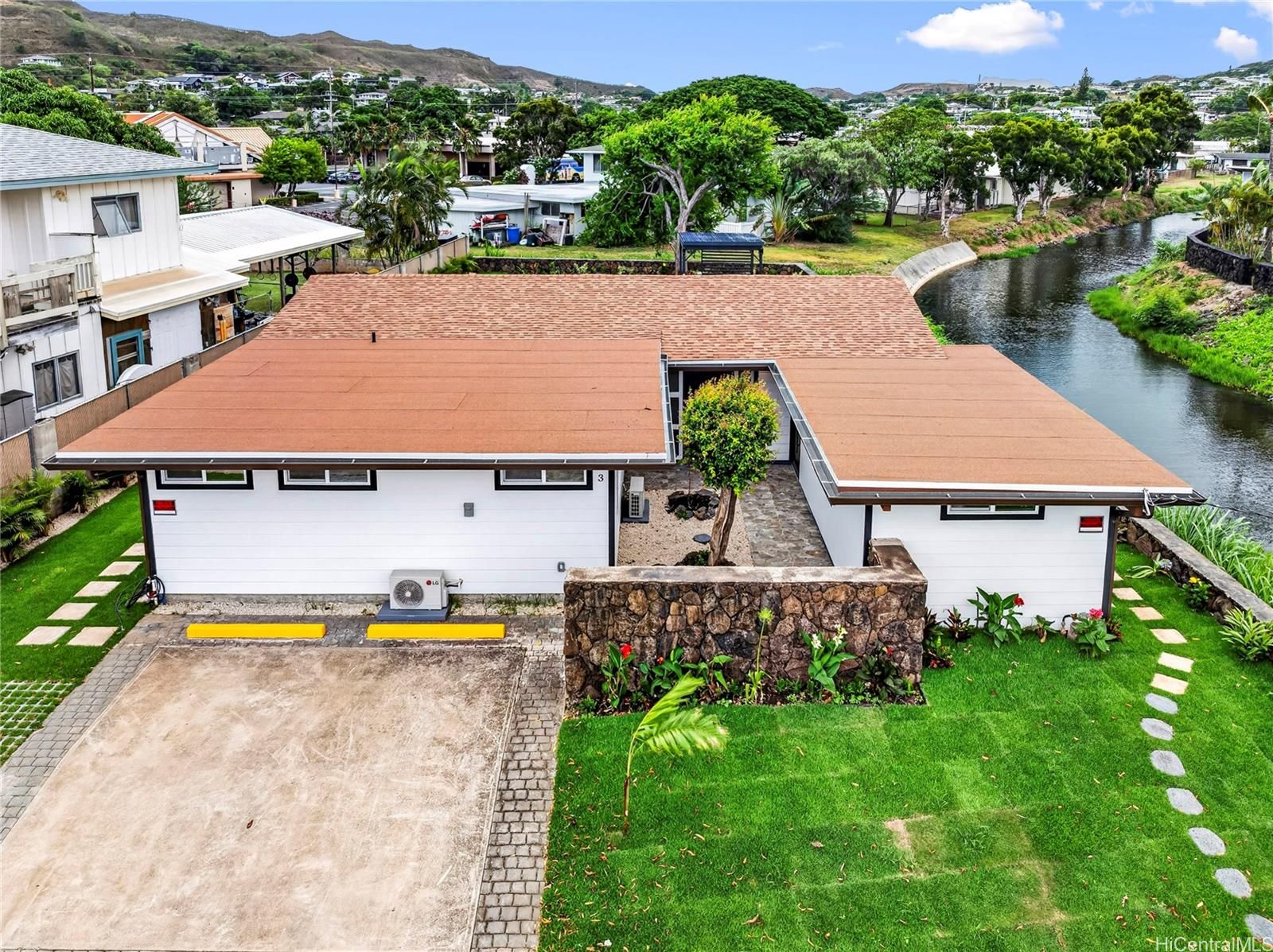 743 Akumu St , Kailua, HI, 96734 in ENCHANTED LAKE