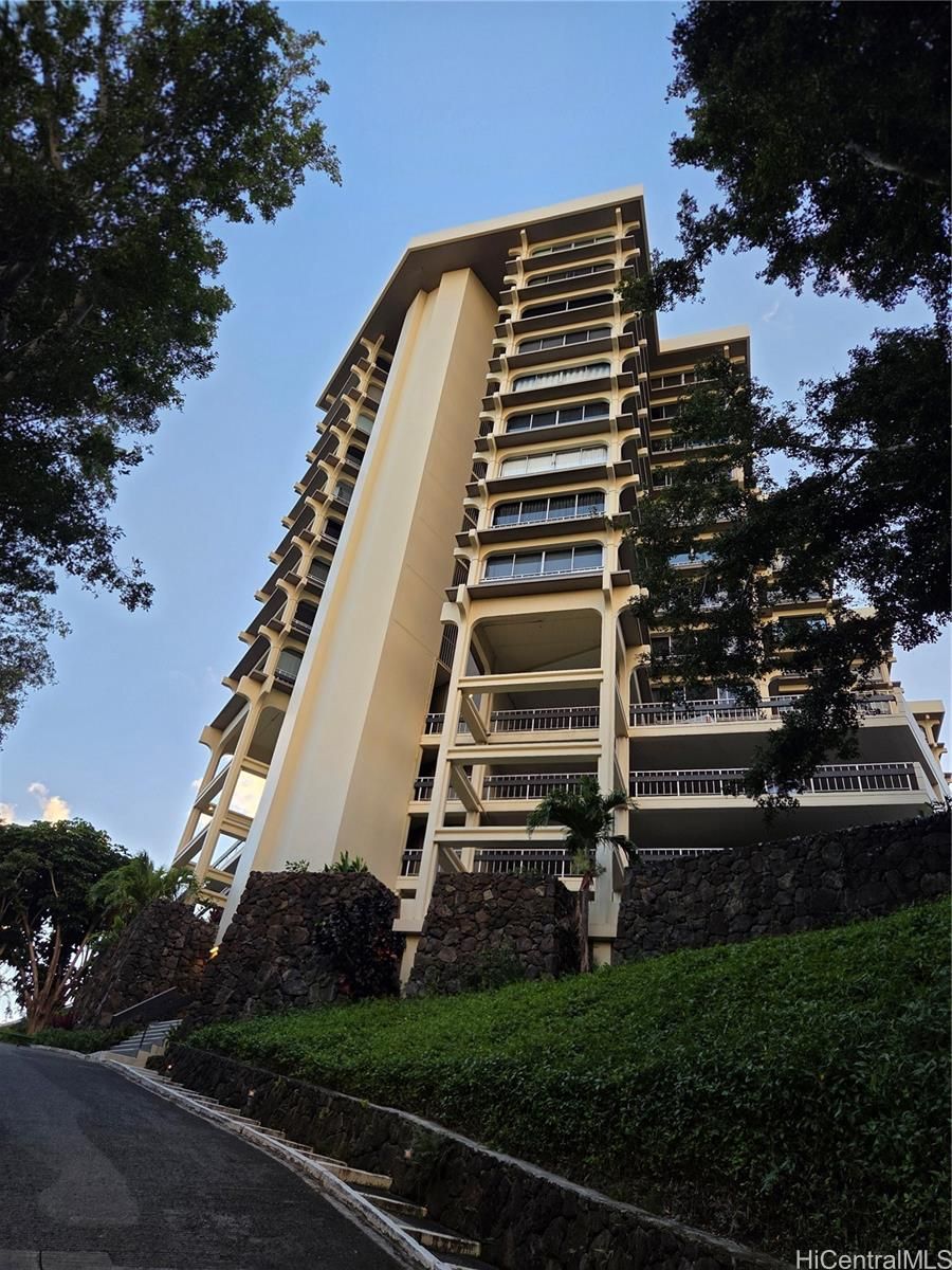 Royal Vista Unit 901B in PUNCHBOWL AREA