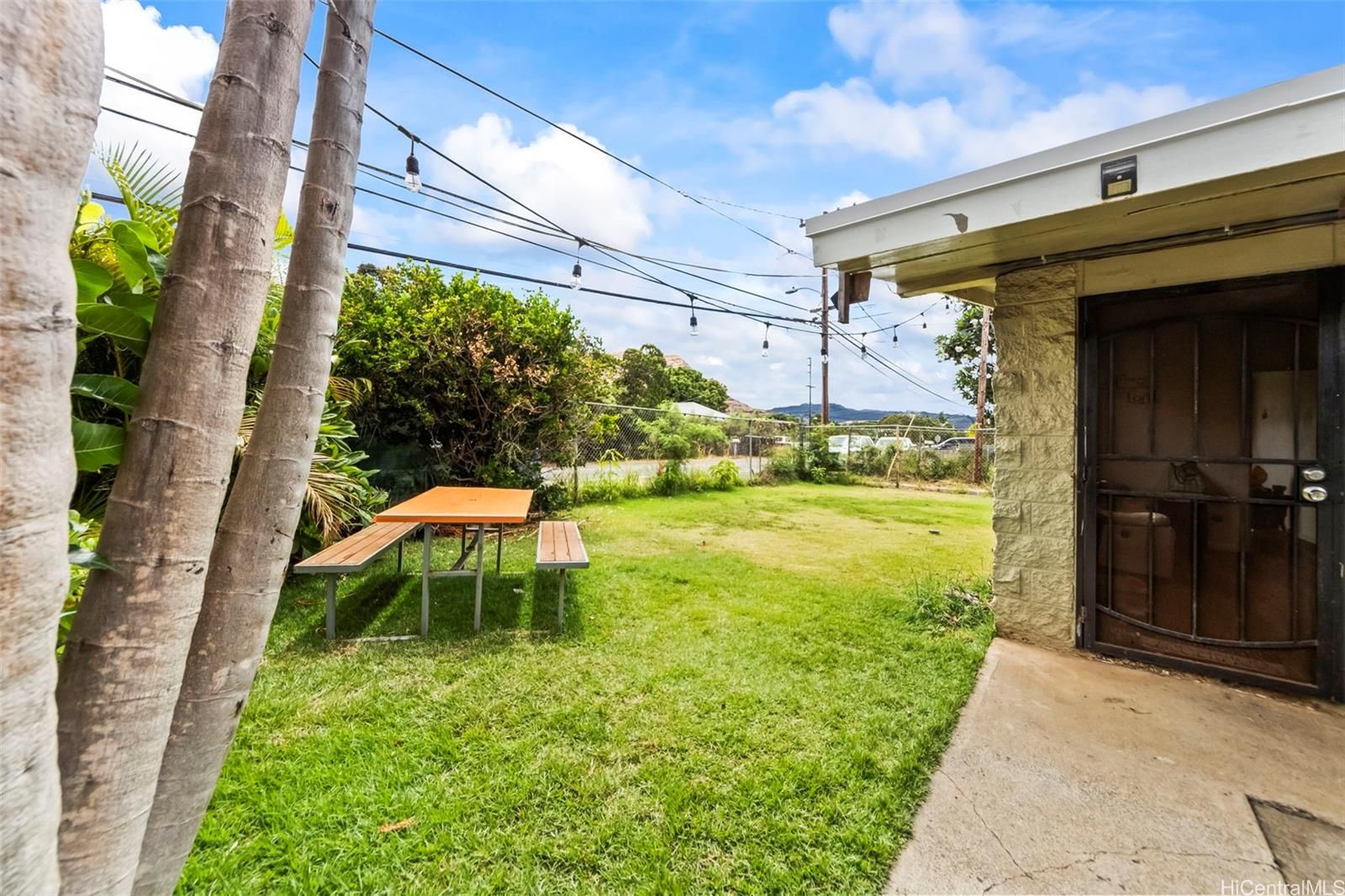 84-871 Lahaina St , Waianae, HI, 96792 in MAKAHA