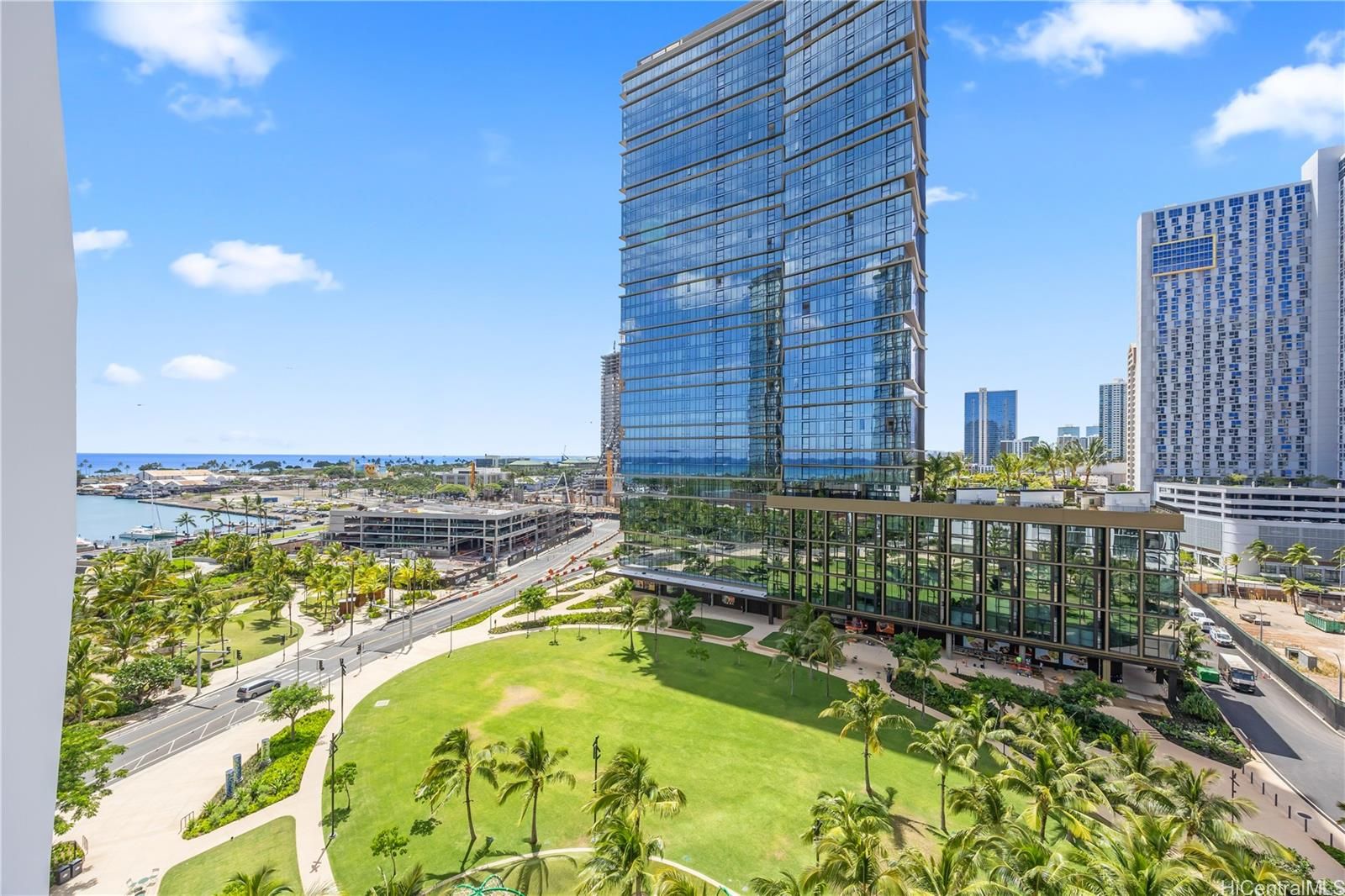 Koula Unit 1013 in KAKAAKO
