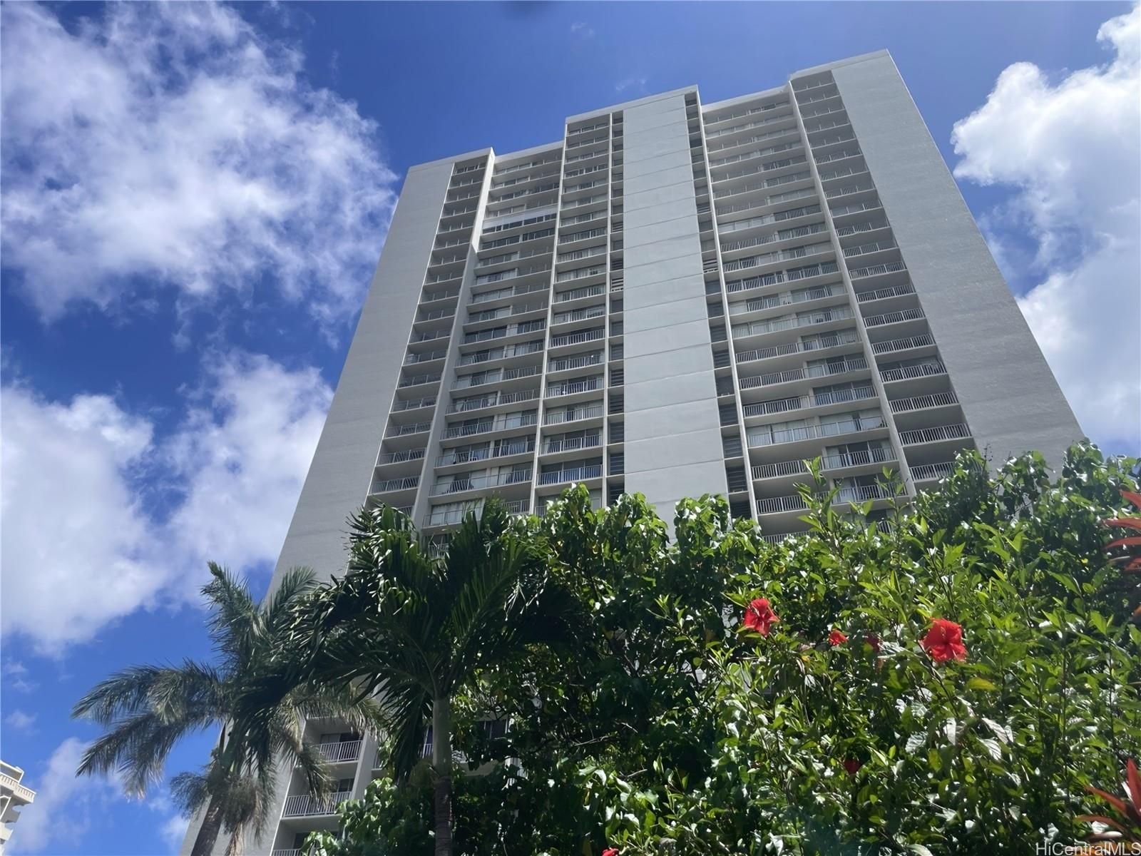 Pearl 2 Unit 8A in PEARLRIDGE