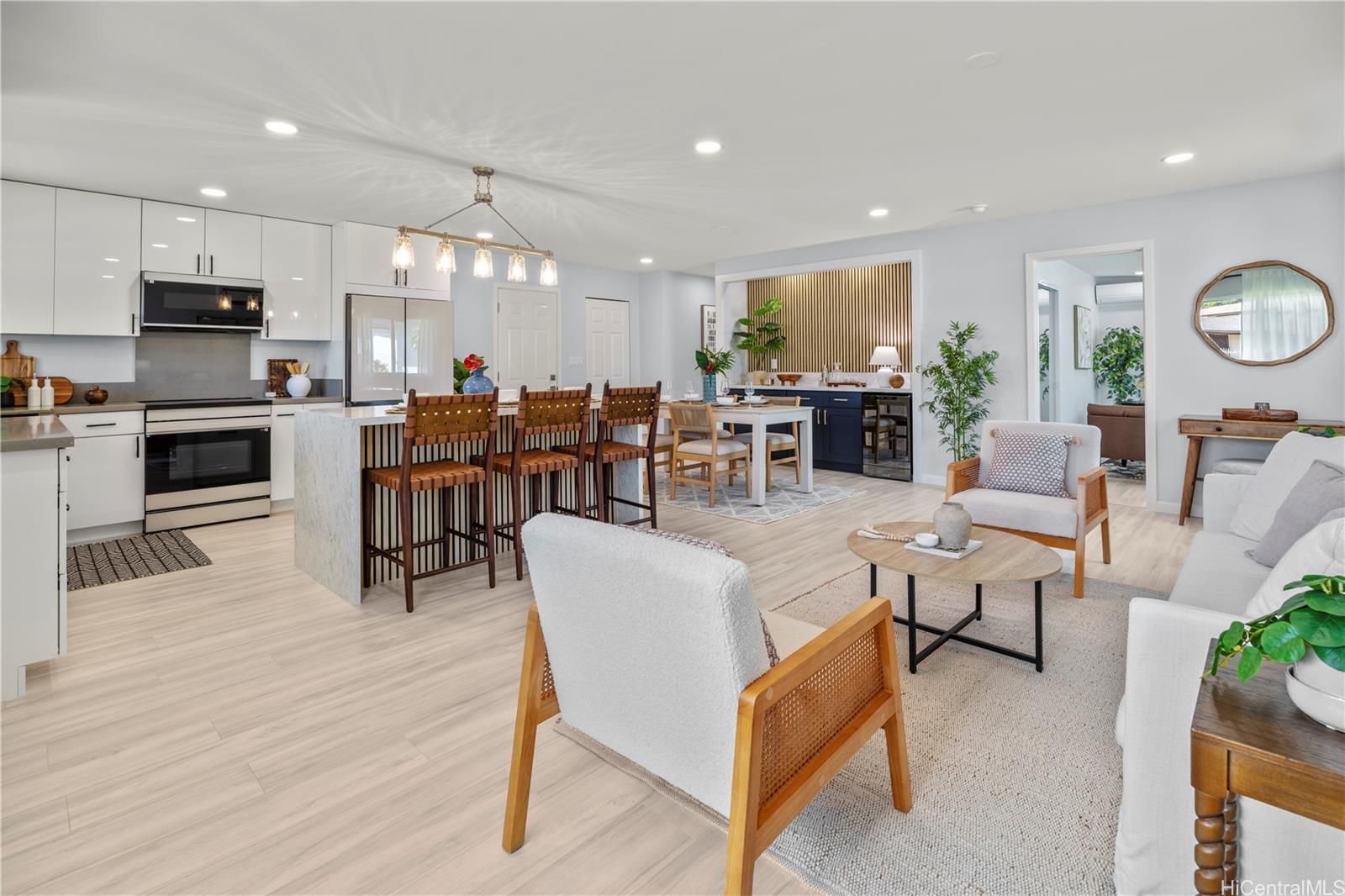 322 Anapalau St , Honolulu, HI, 96825 in KOKO HEAD TERRACE