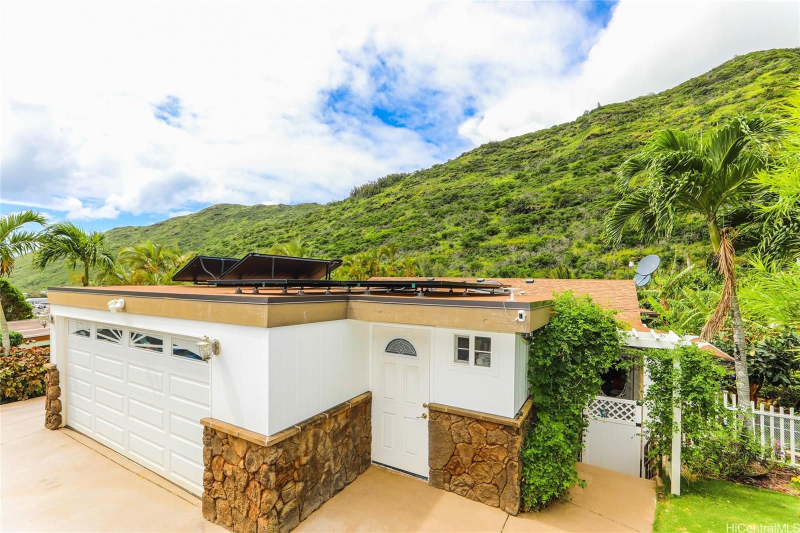 752 Kalaau Pl , Honolulu, HI, 96821 in KULIOUOU
