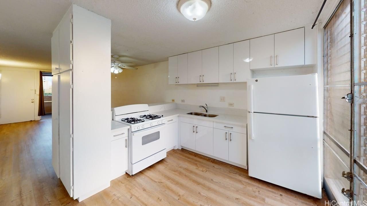 Pearlridge Sunset Unit B5 in PEARLRIDGE