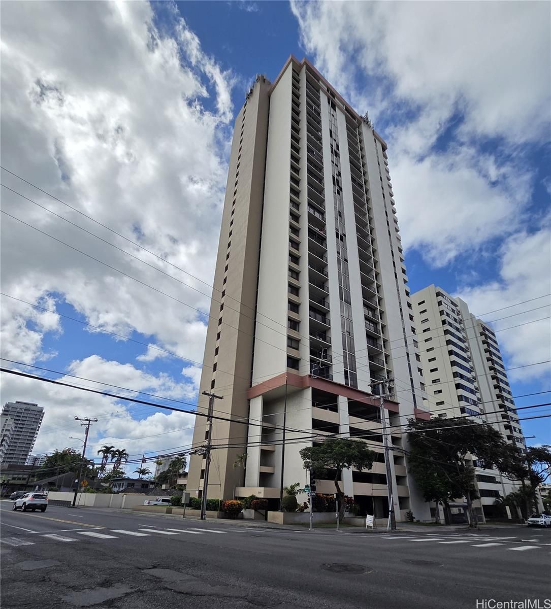 Wilder at Piikoi Unit 1001 in MAKIKI AREA