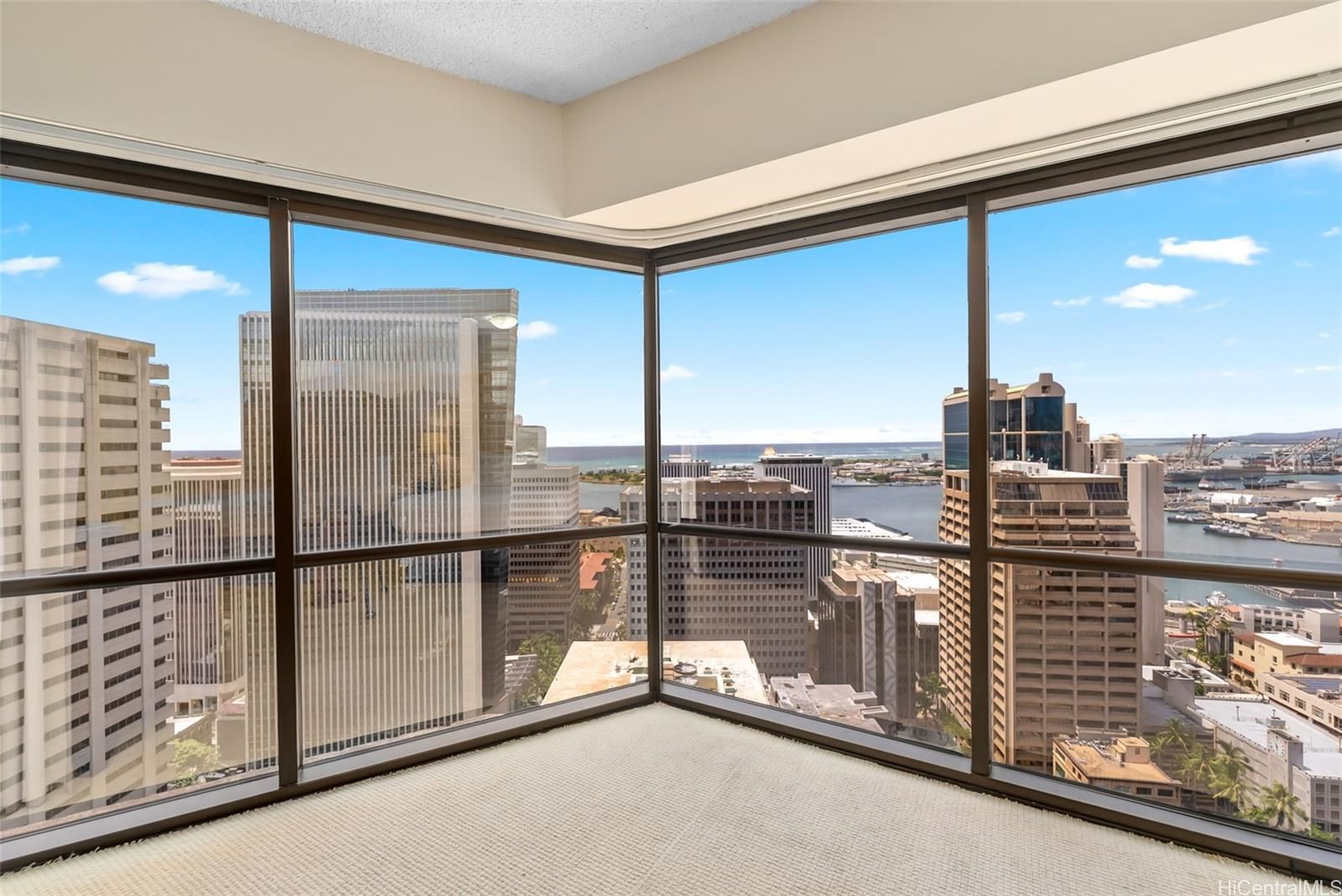 Executive Centre Unit 3405 in DOWNTOWN