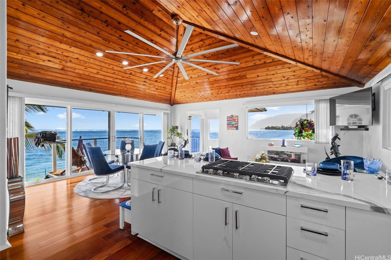 53-823 Kamehameha Hwy , Hauula, HI, 96717 in PUNALUU