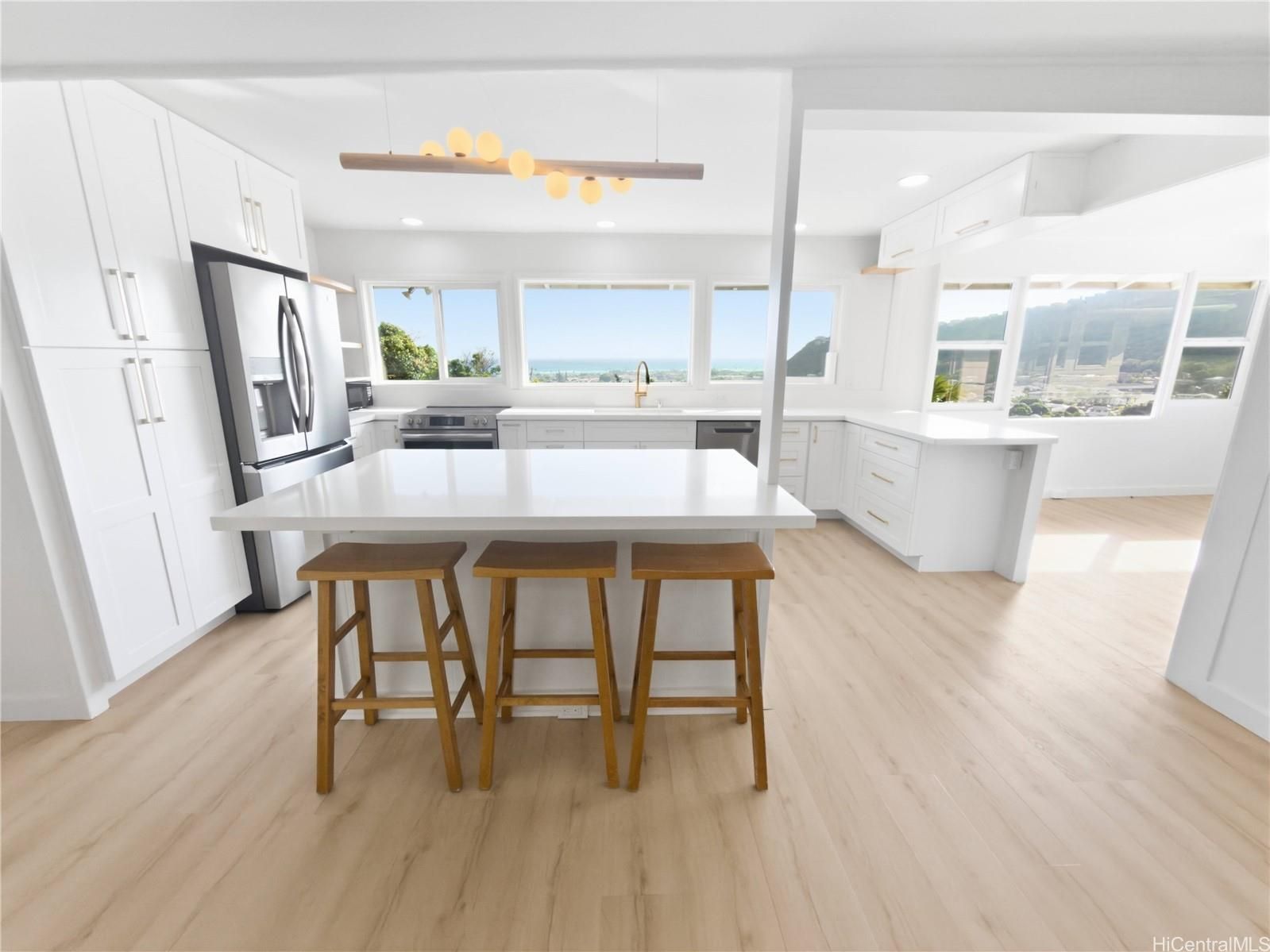 809 Ailuna St , Honolulu, HI, 96821 in AINA HAINA AREA