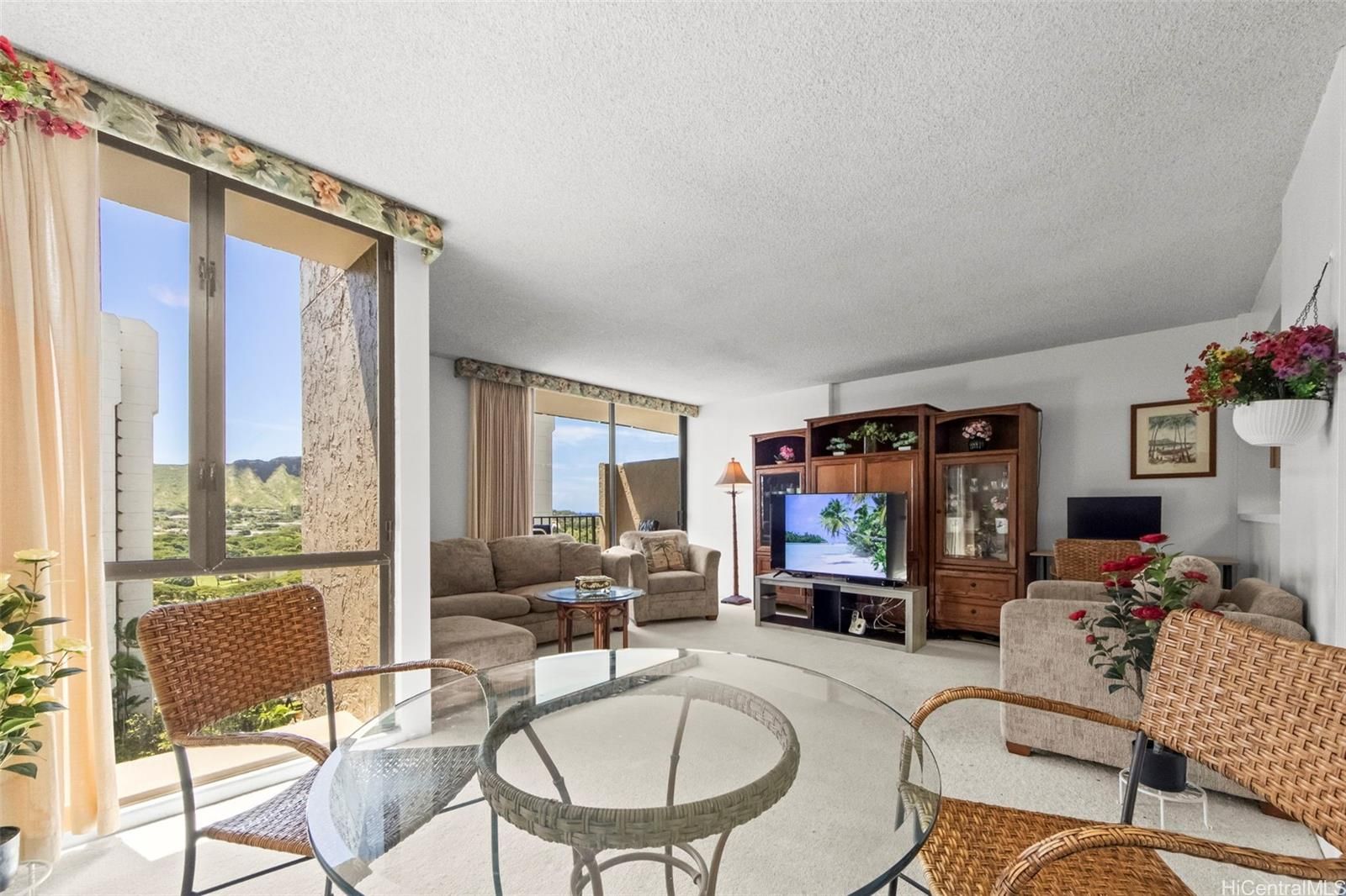 Leisure Heritage Unit 1303 in WAIKIKI