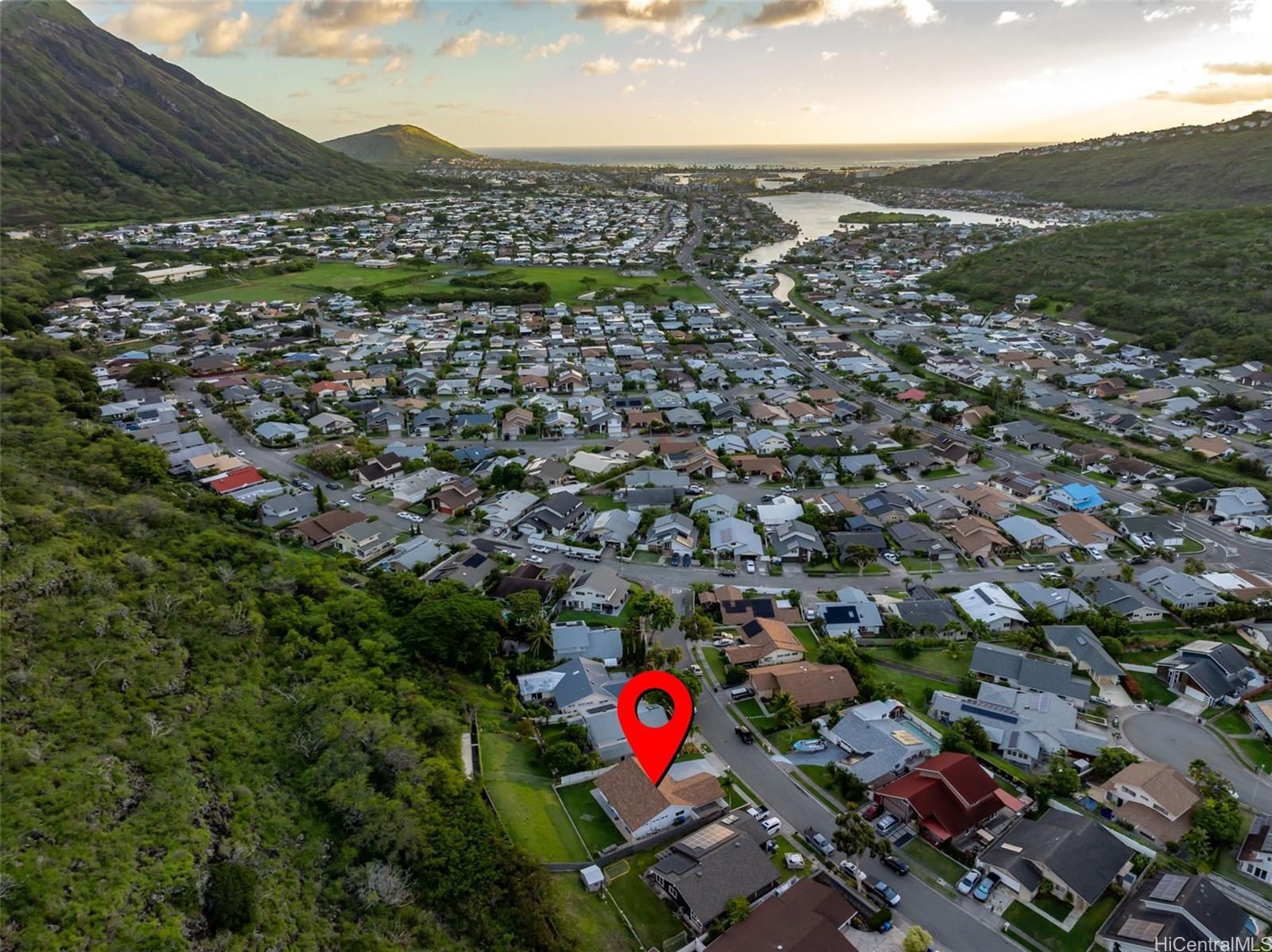 989 Kalapaki St , Honolulu, HI, 96825 in MARINERS VALLEY