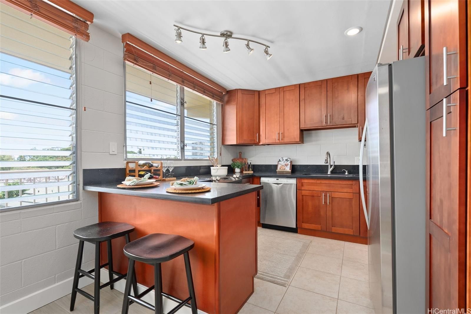 Nuuanu Place Unit 43 in NUUANU-LOWER