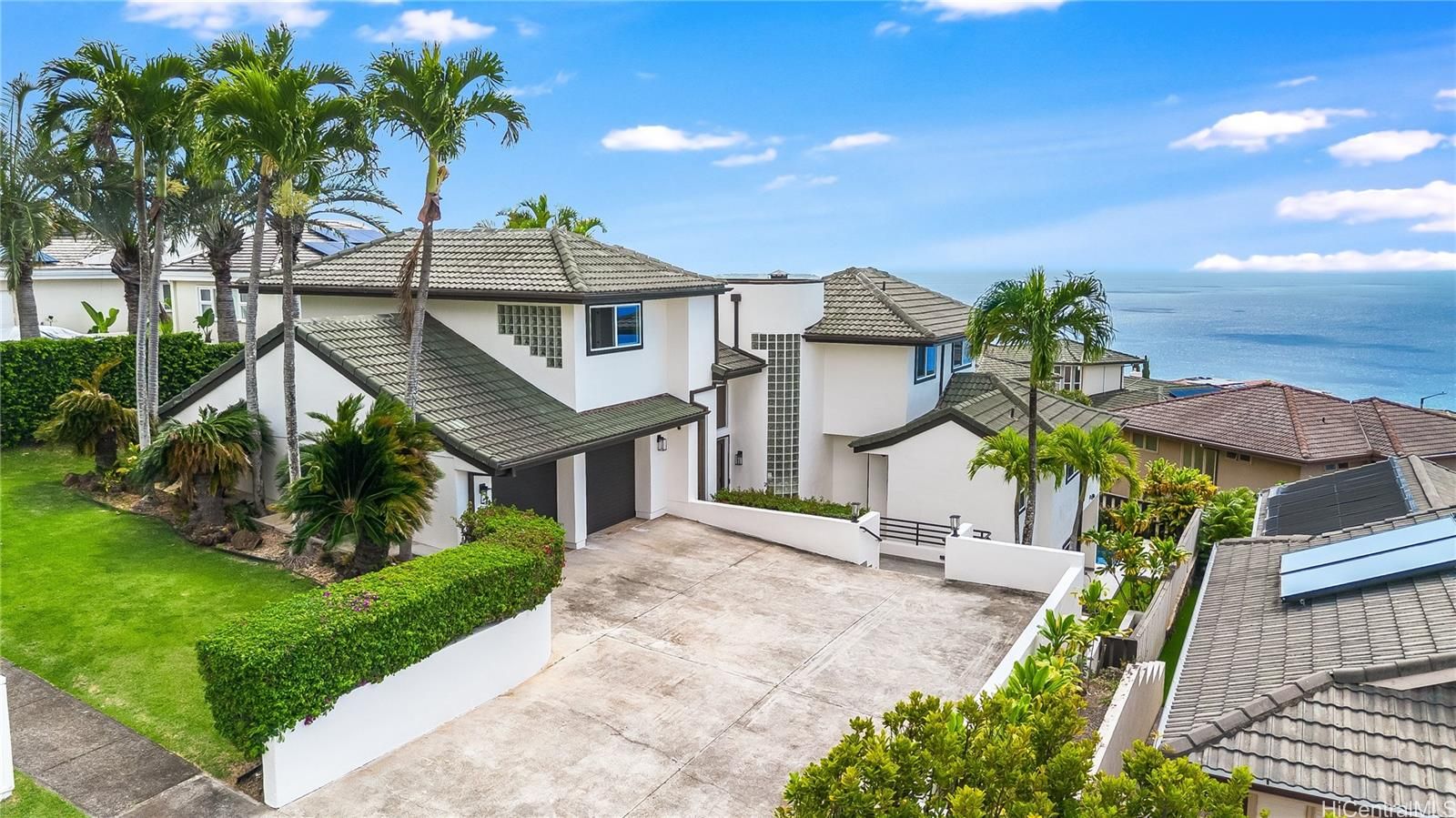 779 Moaniala St , Honolulu, HI, 96821 in HAWAII LOA RIDGE