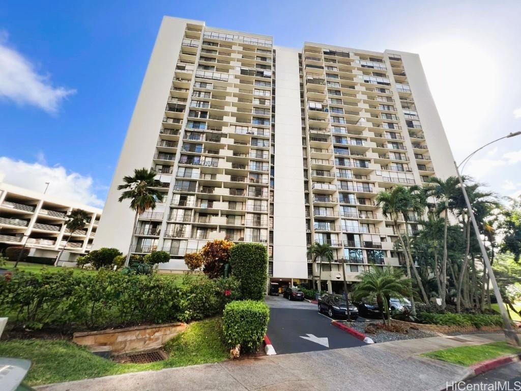 Pearl 1 Unit 9C in PEARLRIDGE