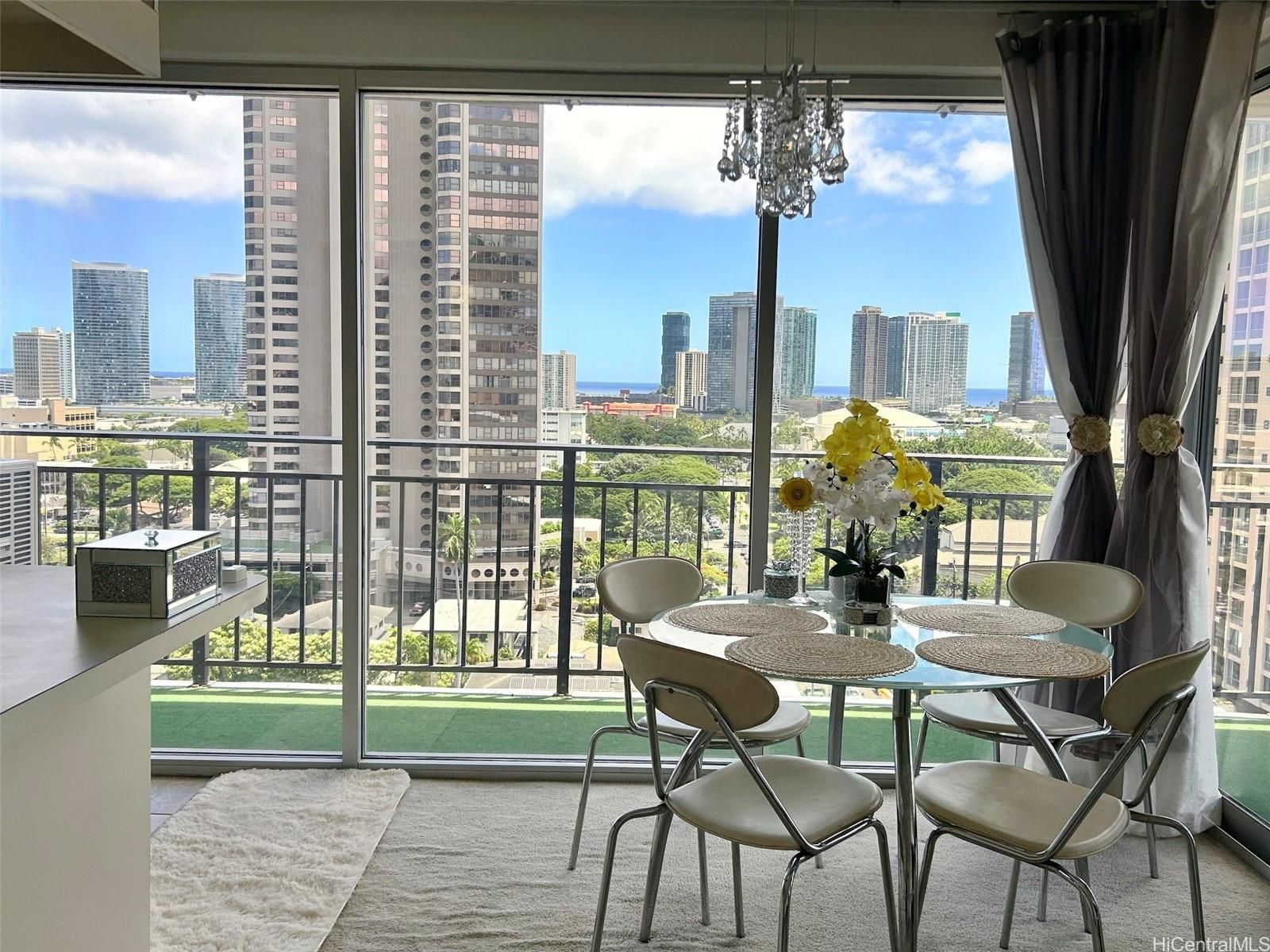 Town House Unit 811 in PUNCHBOWL AREA