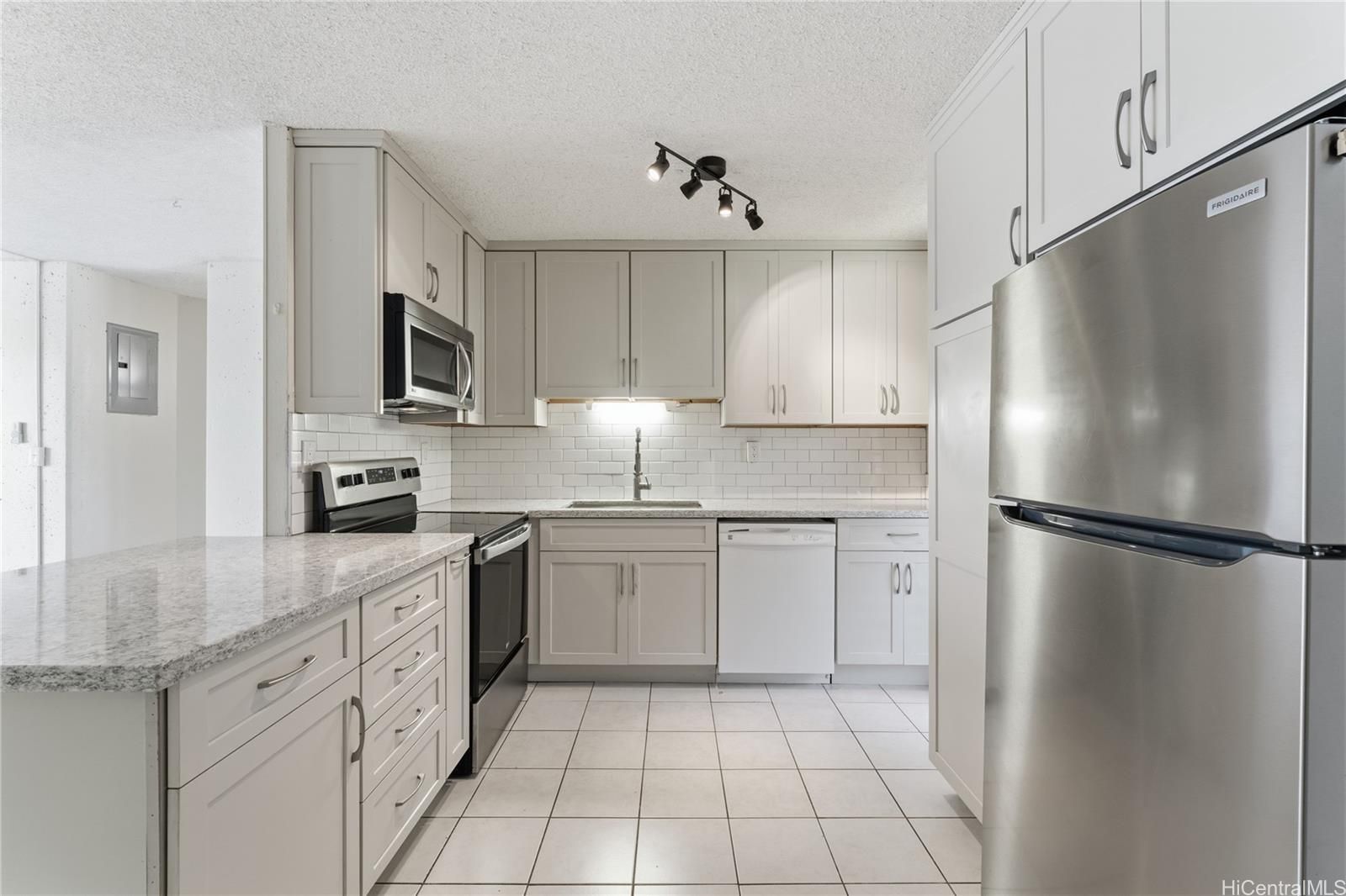 Valleyview Melemanu Unit A205 in WAIPIO ACRES/WAIKALANI WOODLANDS