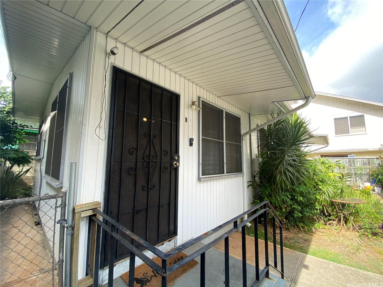 718 Hoawa St #B, Honolulu, HI, 96826 in MOILIILI