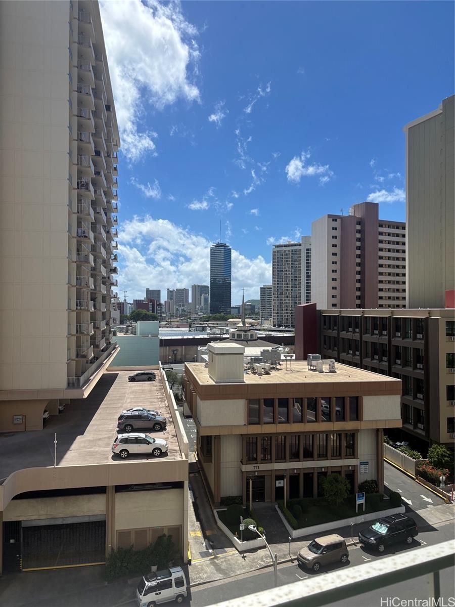 Woodrose Unit 605 in ALA MOANA