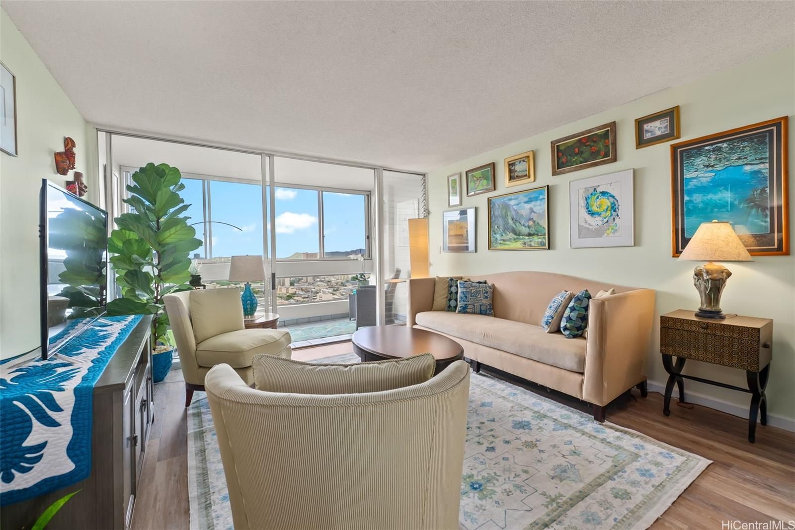 Banyan Tree Plaza Unit 3205 in PUNAHOU