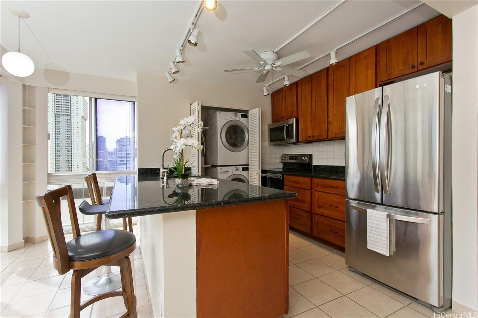 Palms Inc Unit 1307 in WAIKIKI