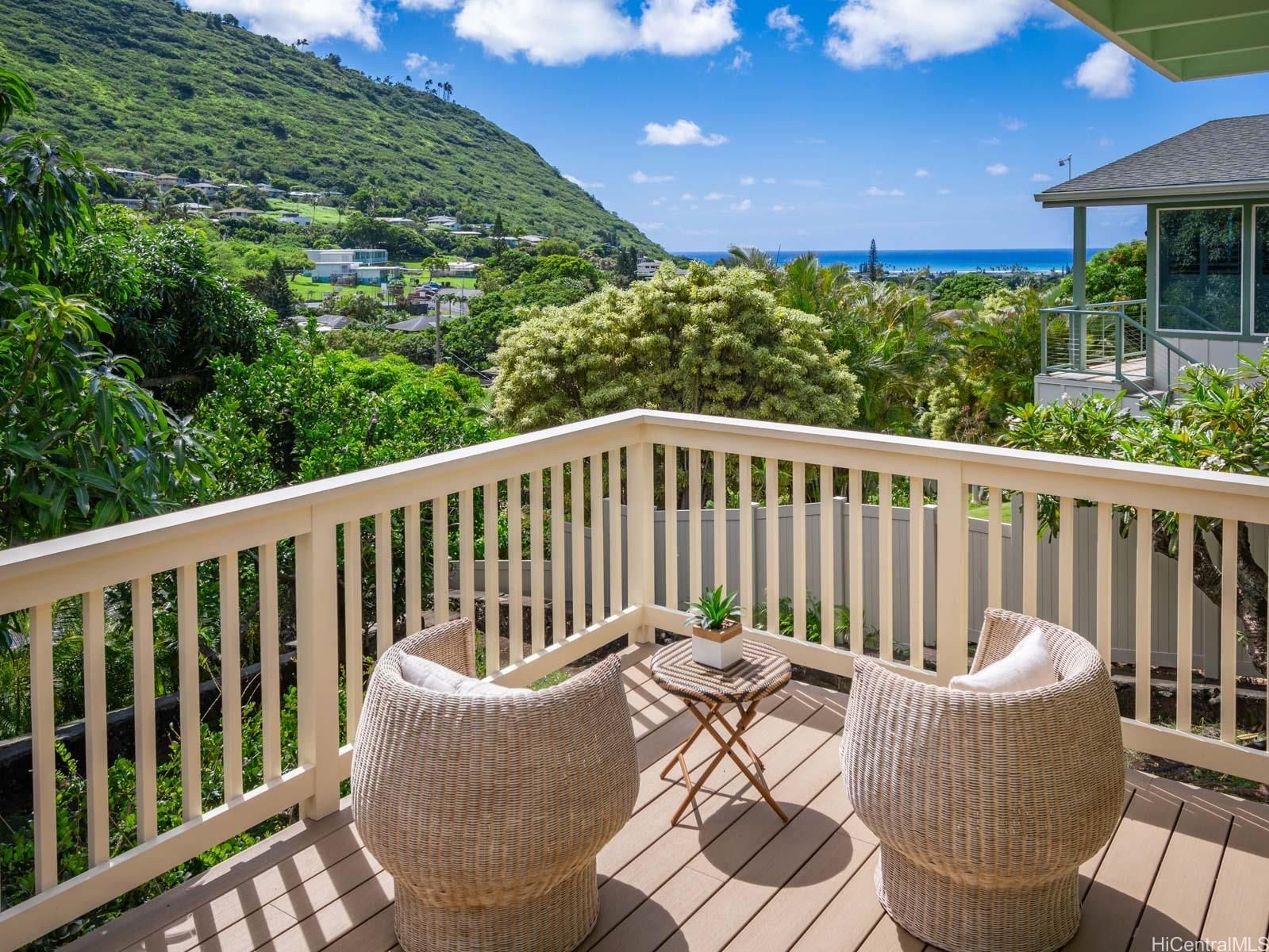 835 Ahuwale St , Honolulu, HI, 96821 in AINA HAINA AREA