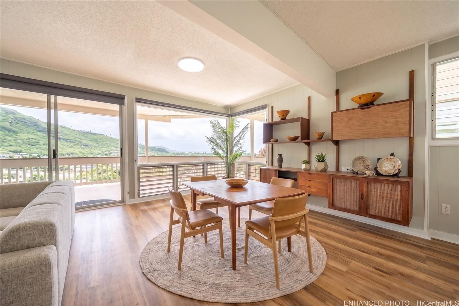 506 Hao St , Honolulu, HI, 96821 in AINA HAINA AREA