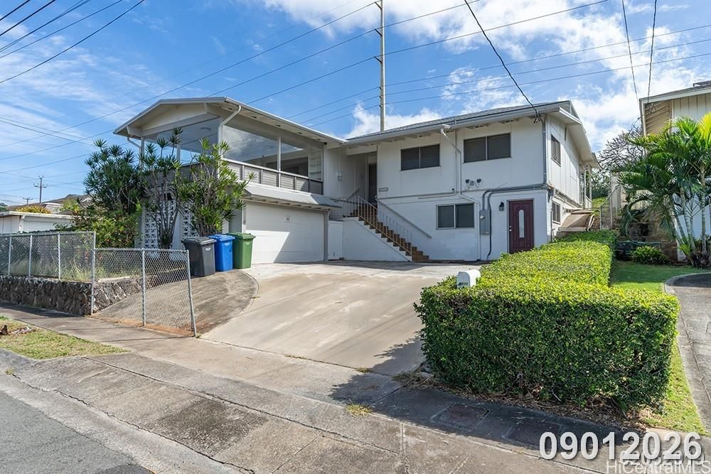 4211 Halupa St #B, Honolulu, HI, 96818 in FOSTER VILLAGE