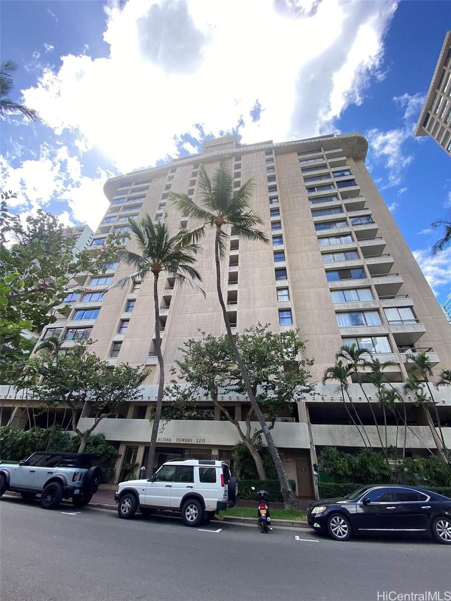 2215 Aloha Dr #5, Honolulu, HI, 96815 in WAIKIKI