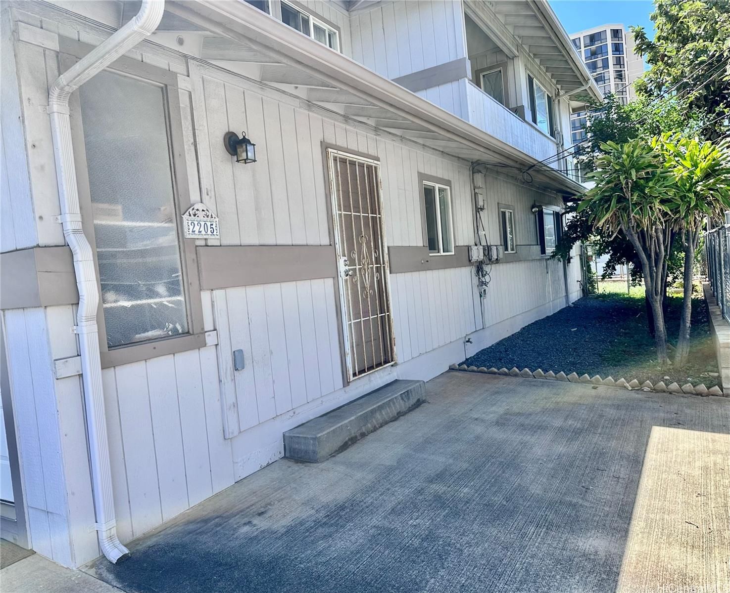 2205 Fern St , Honolulu, HI, 96826 in MOILIILI