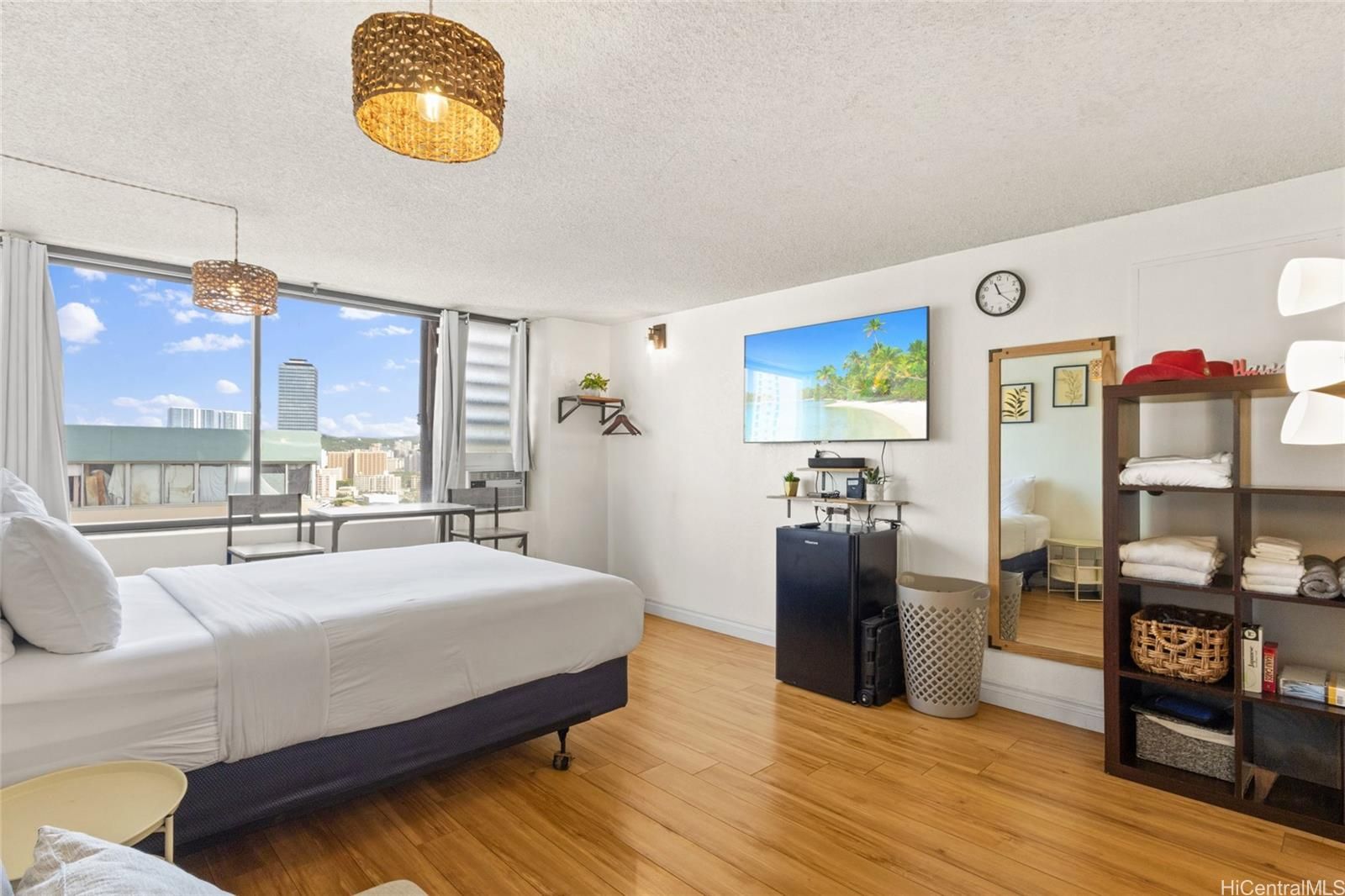 Hawaiian Monarch Unit 1901 in WAIKIKI