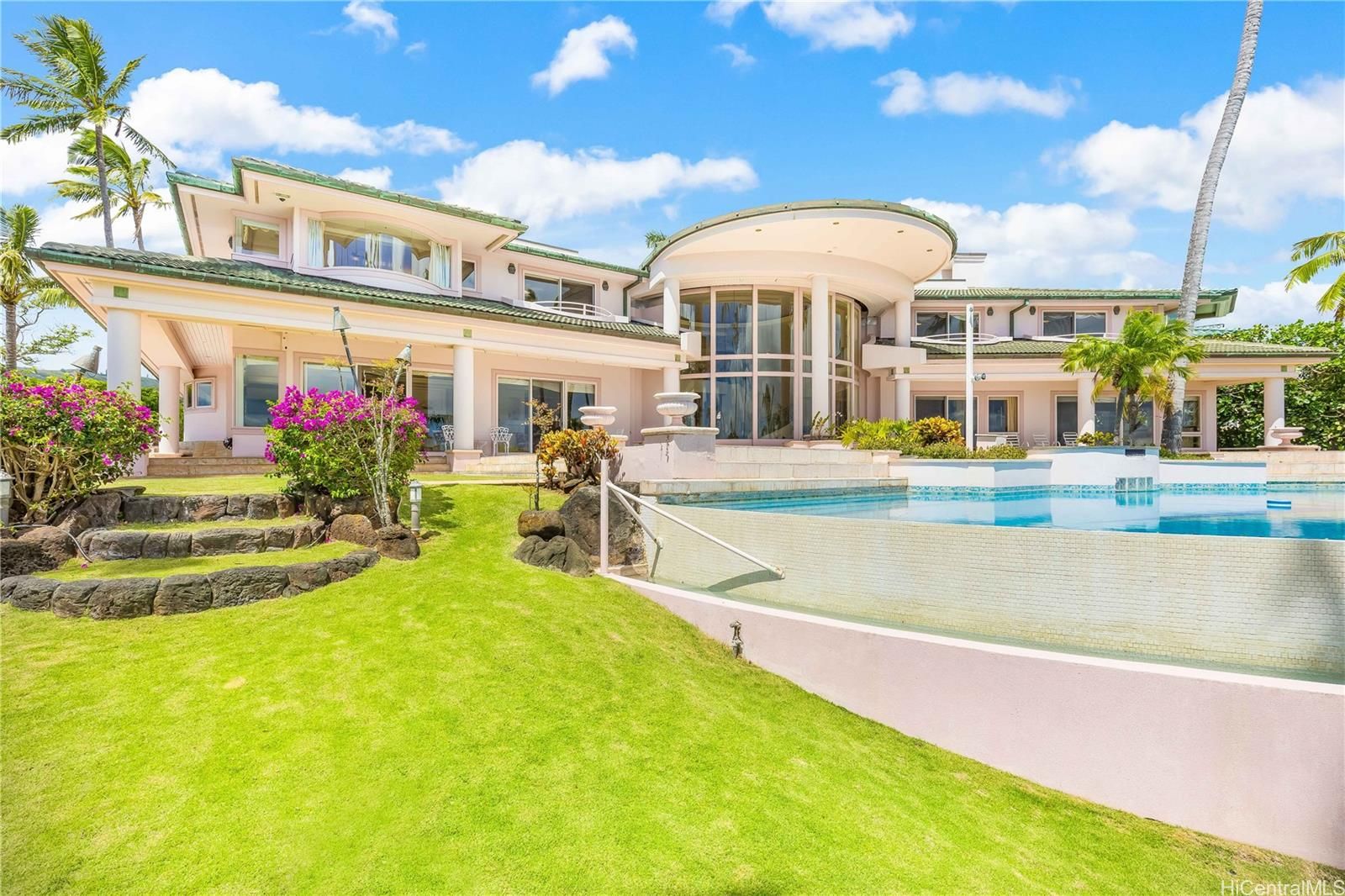 The Pointe / Associa in HAWAII LOA RIDGE
