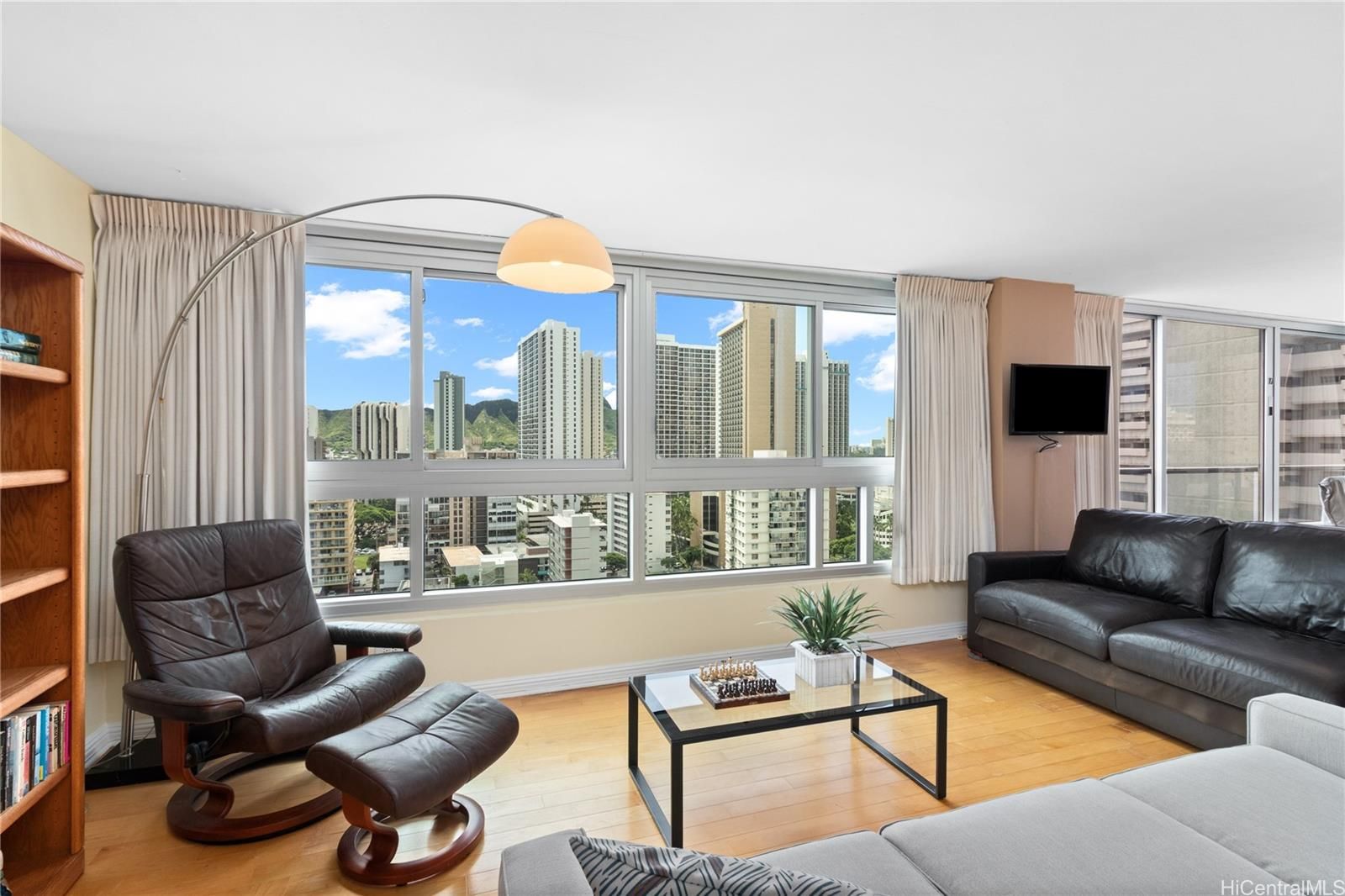 Waikiki Townhouse Unit 1704 in WAIKIKI