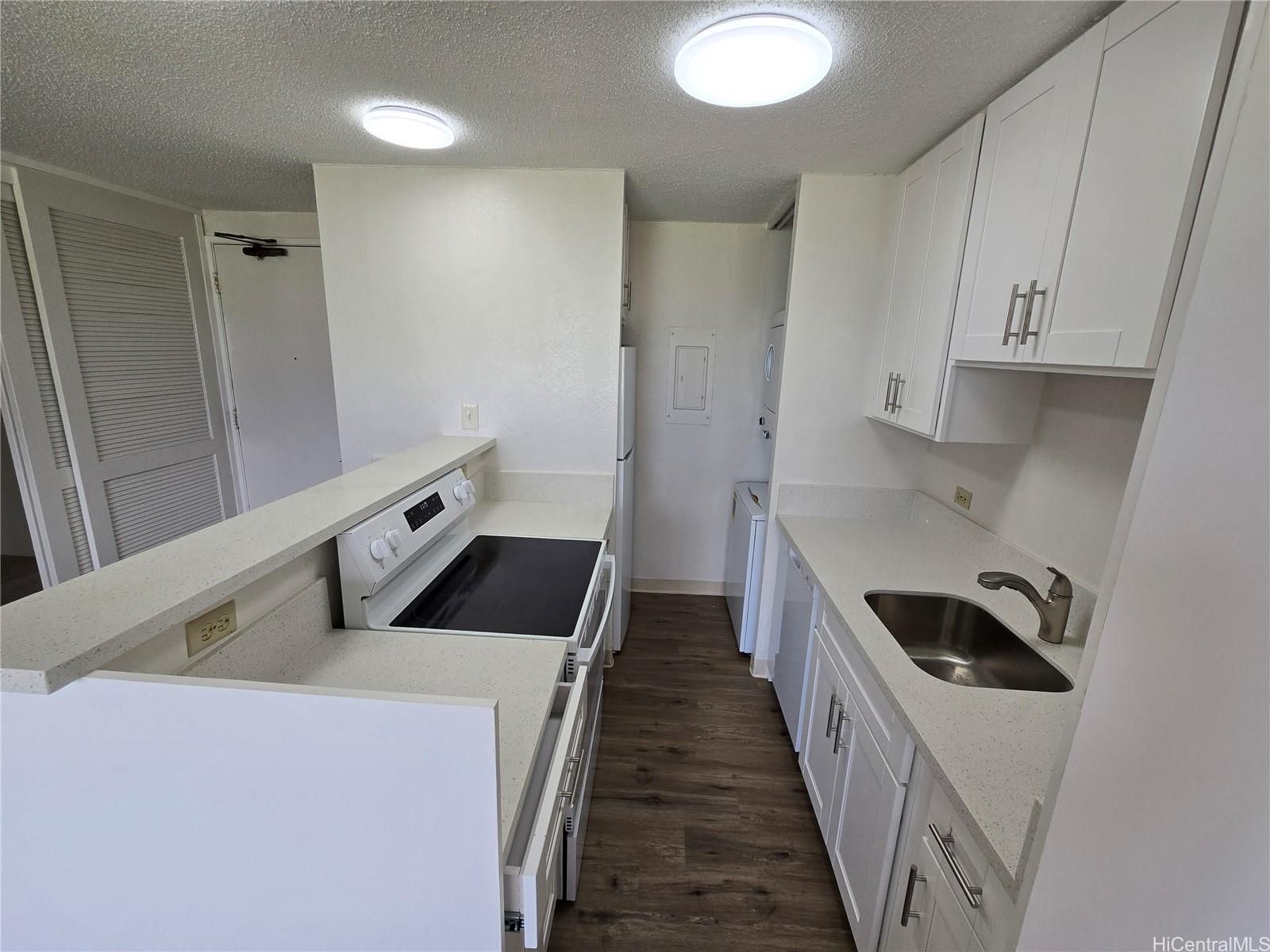 Monte Vista Unit 2405 in WAIKIKI