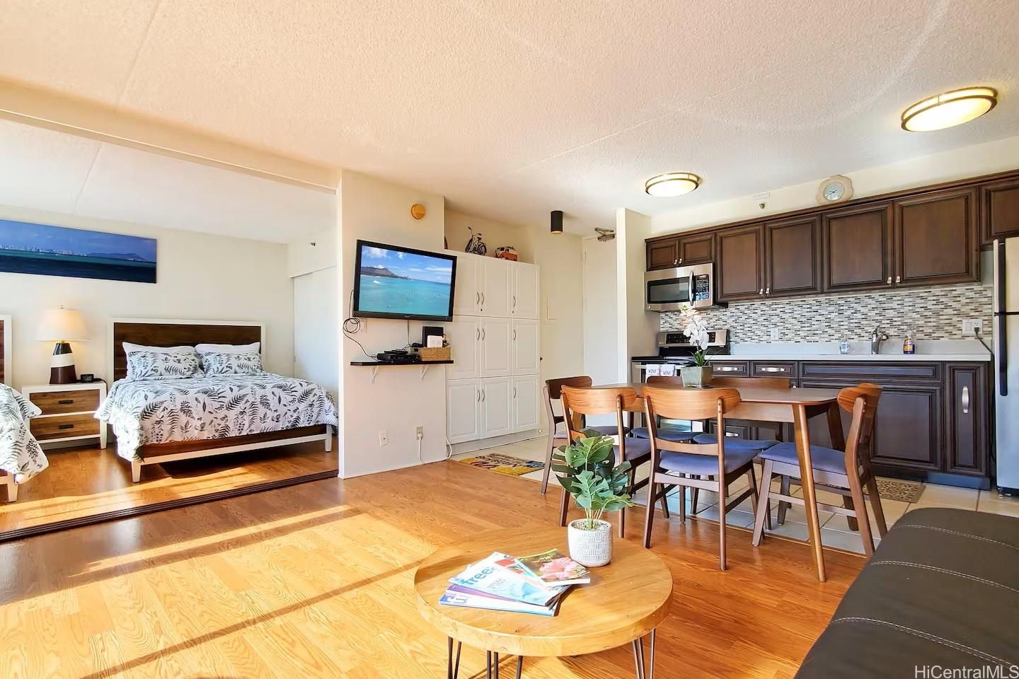 Waikiki Banyan Unit 1911 in WAIKIKI
