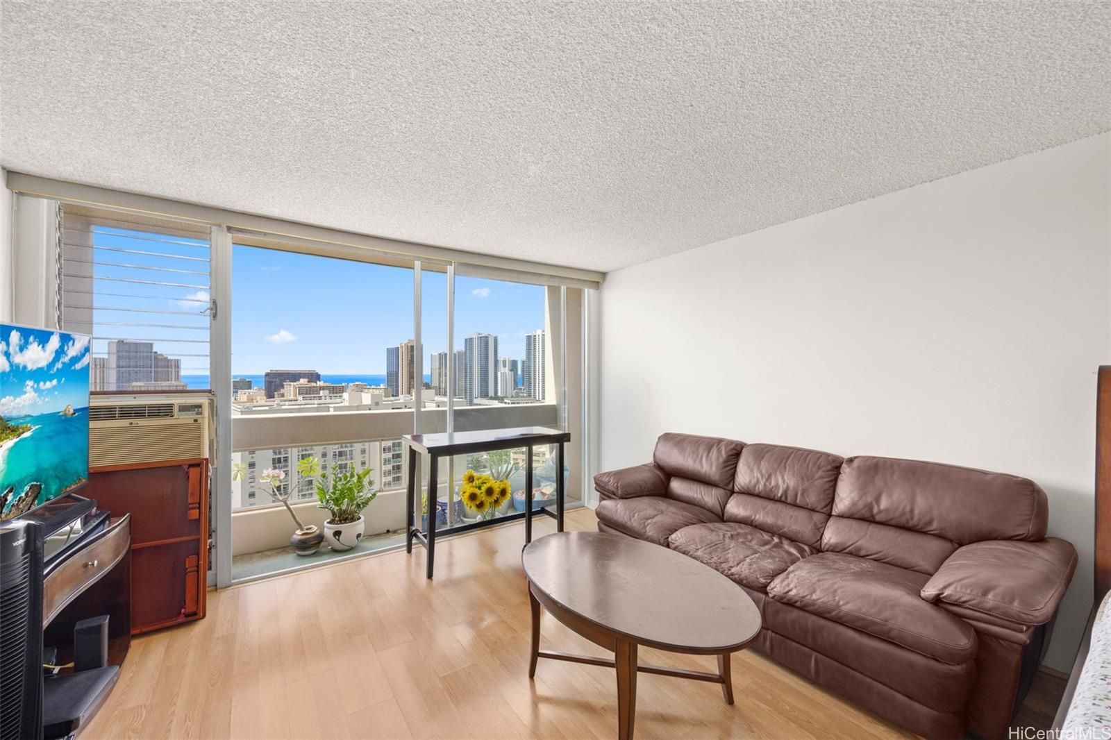 Banyan Tree Plaza Unit 2607 in PUNAHOU