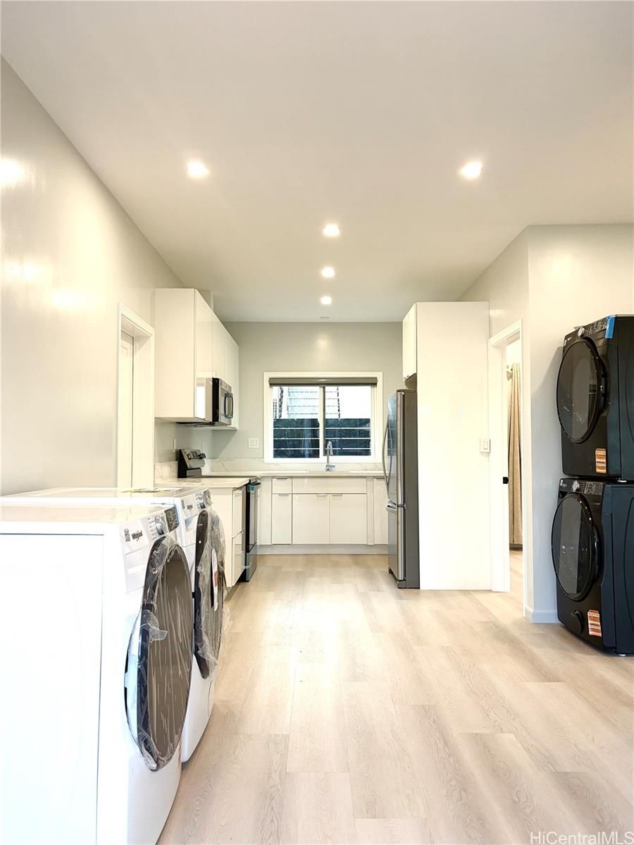 3323 A Castle St , Honolulu, HI, 96815 in KAPAHULU