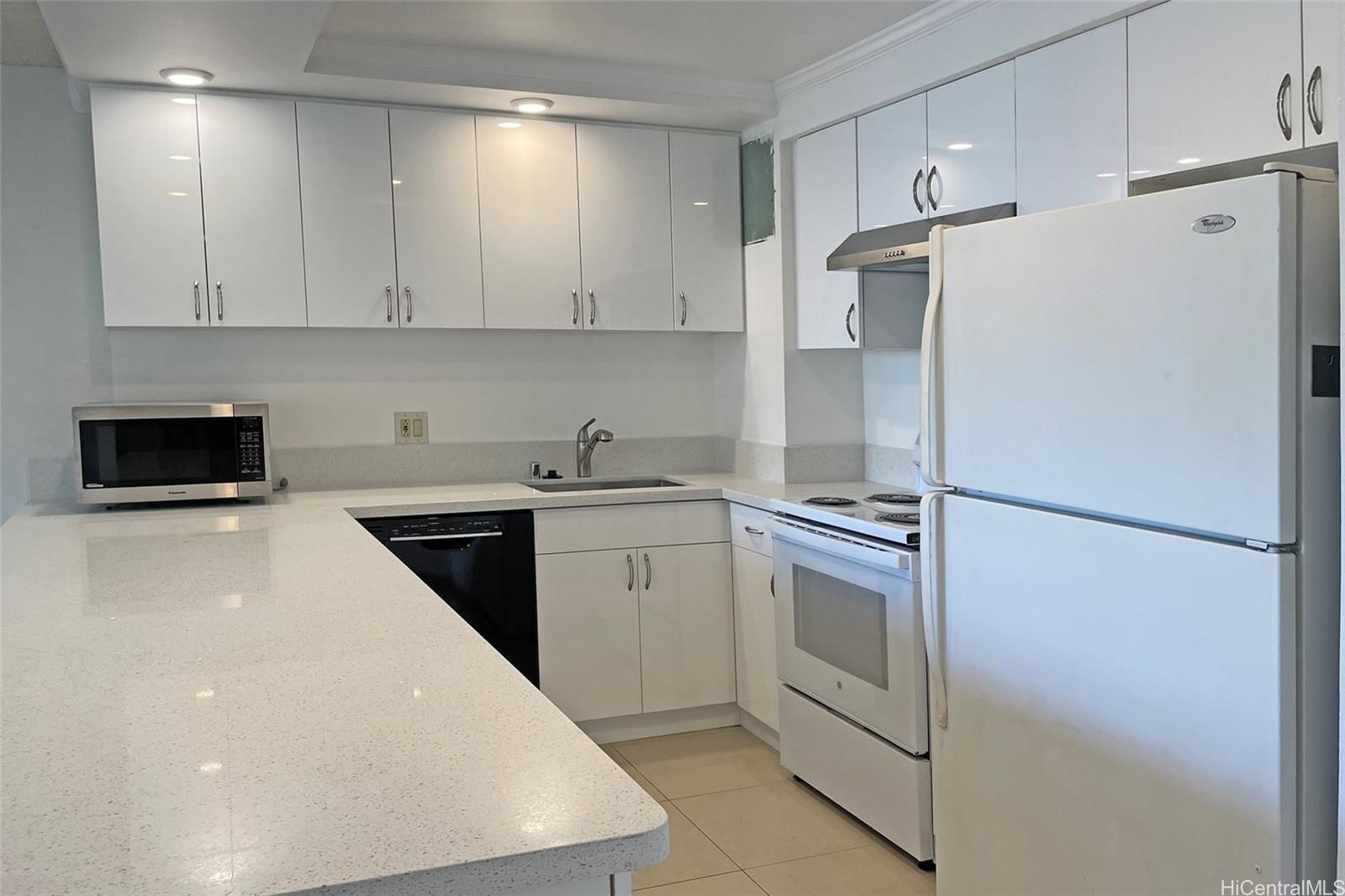 Kukui Plaza Unit E2214 in DOWNTOWN