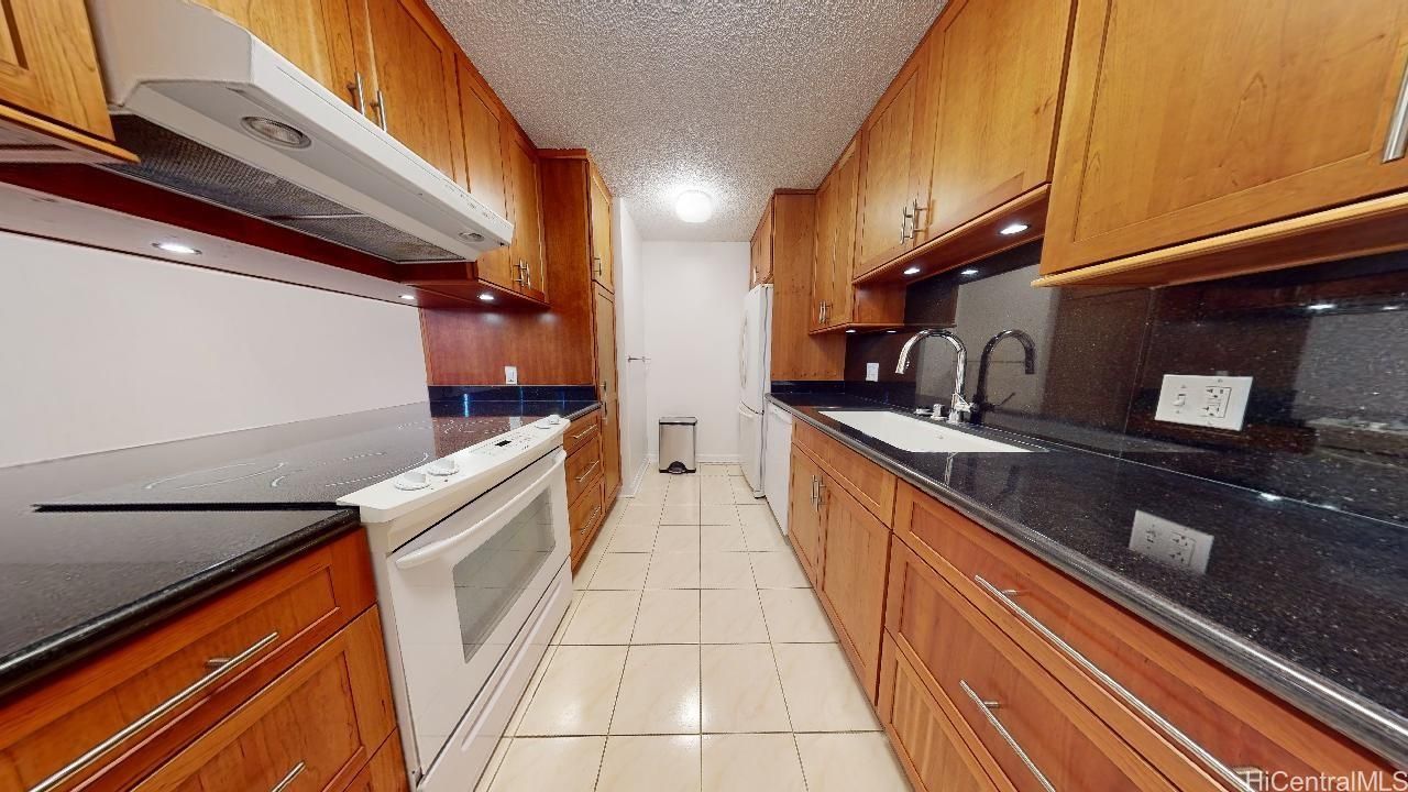 Diamond Head Vista Unit 105 in WAIKIKI