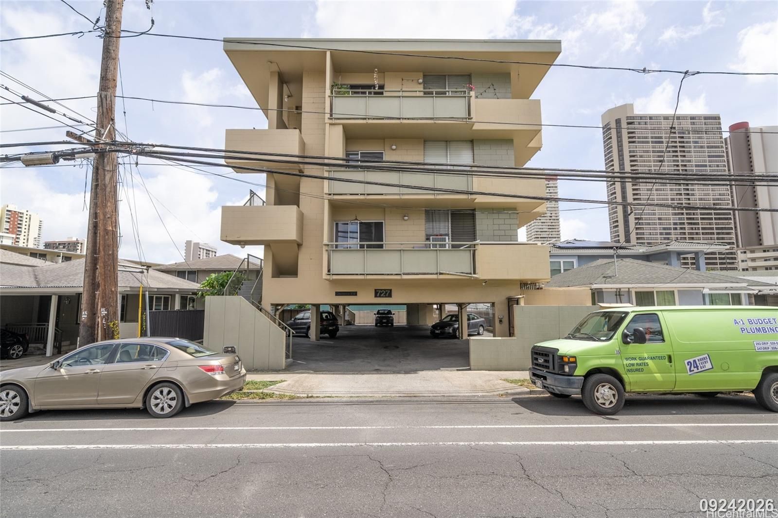 727 University Ave #201, Honolulu, HI, 96826 in MOILIILI