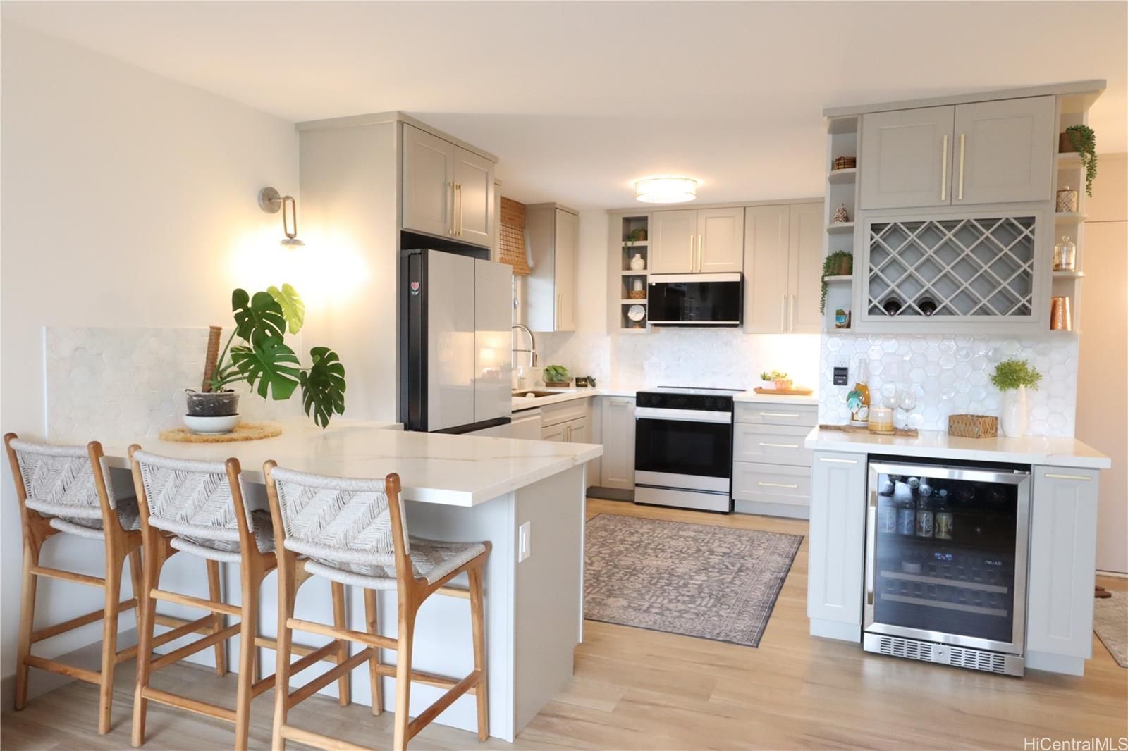 Summer Palace Unit 2208 in ALA MOANA