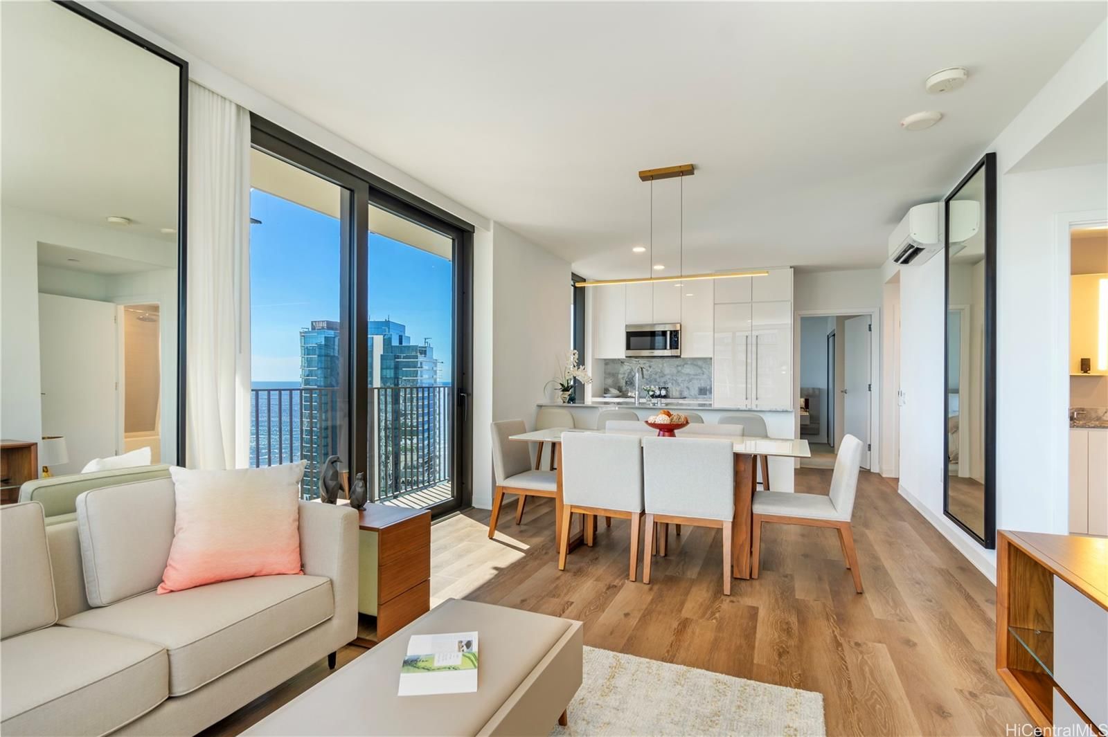 987 Queen St #3714, Honolulu, HI, 96814 in KAKAAKO
