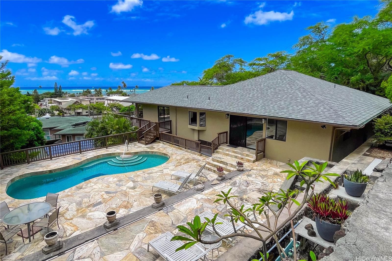 5926 Kalanianaole Hwy , Honolulu, HI, 96821 in KULIOUOU