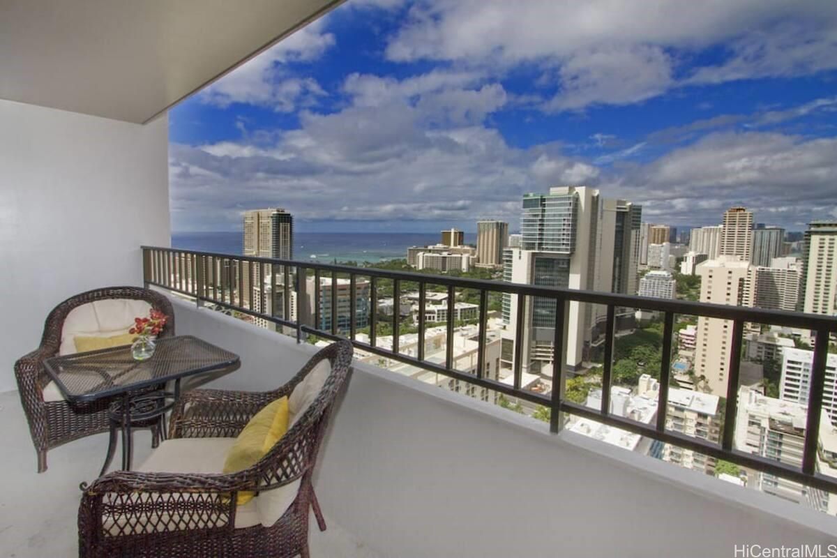 Royal Kuhio Unit 3207 in WAIKIKI