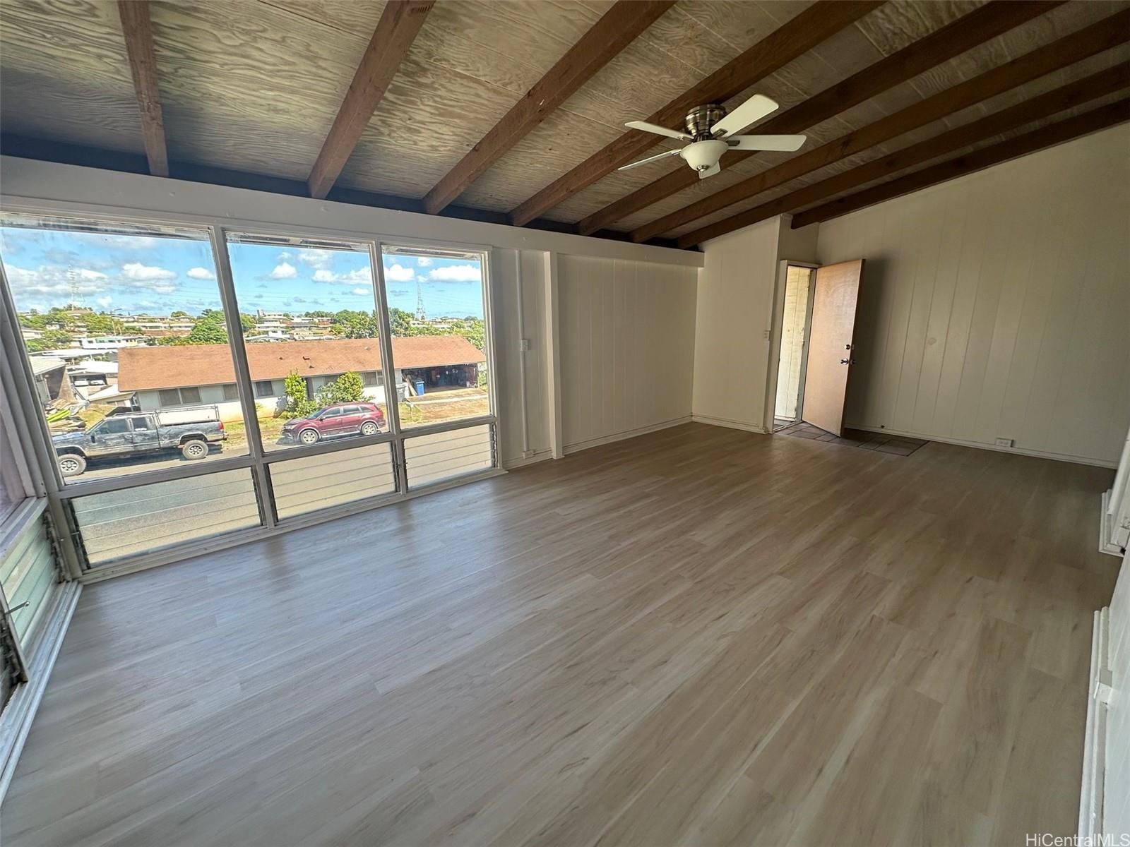 1654 Hoolaulea St , Pearl City, HI, 96782 in MOMILANI