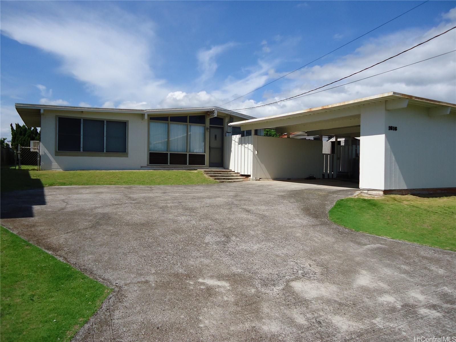 1616 Hookani St , Pearl City, HI, 96782 in MOMILANI