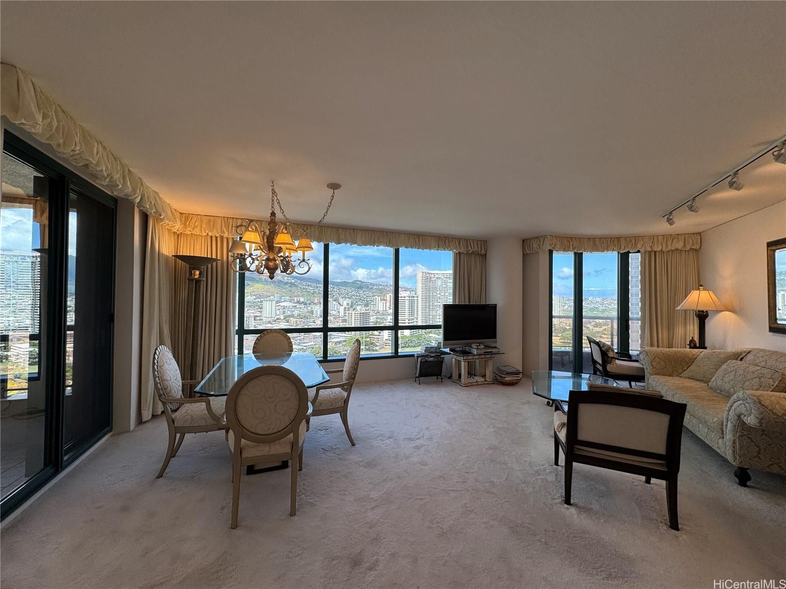 Waikiki Landmark Unit 2401 in WAIKIKI