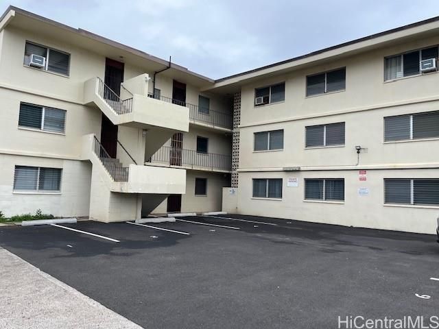 1233 Young St , Honolulu, HI, 96814 in MAKIKI AREA