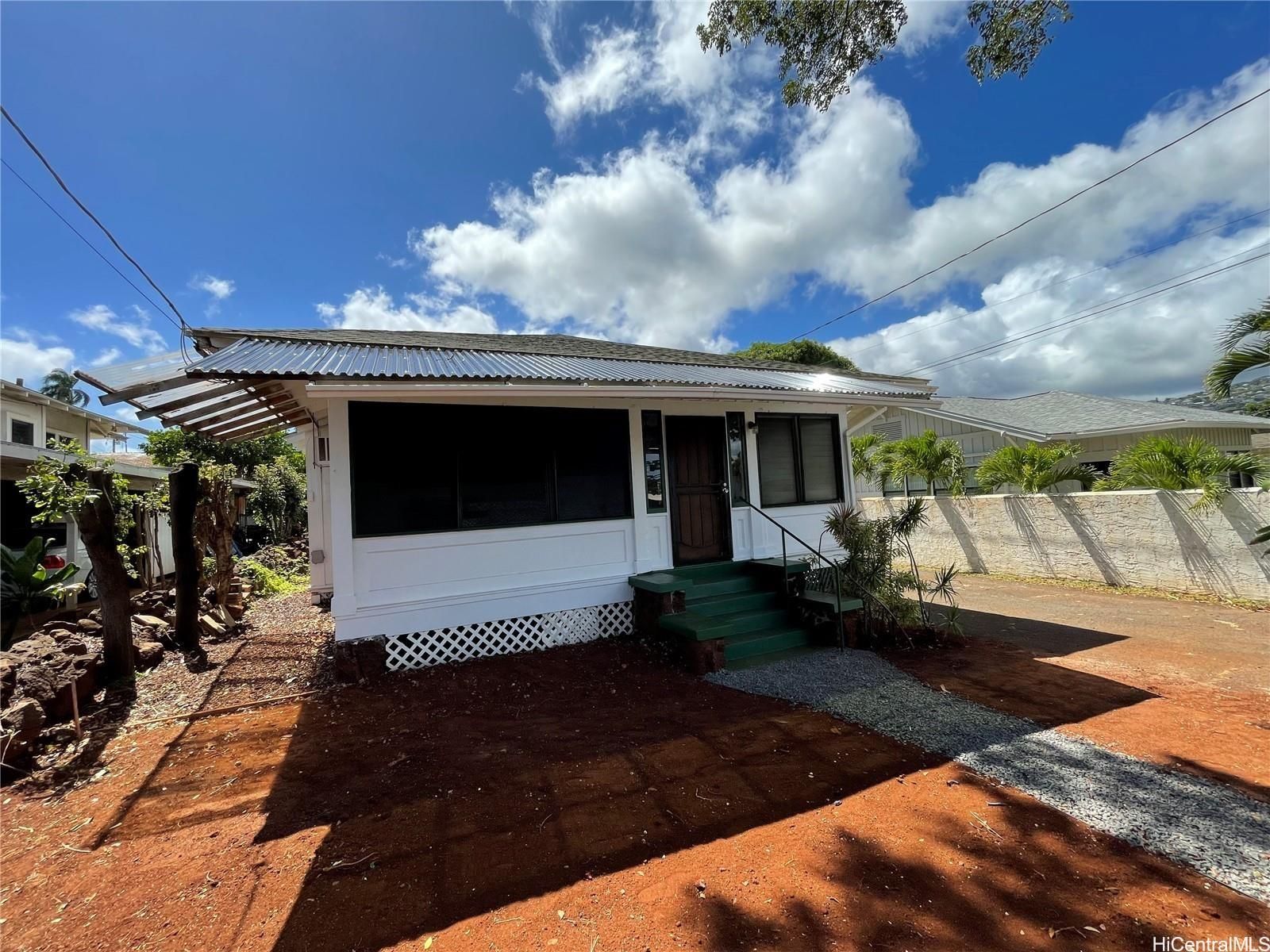 1030 16th Ave #Front, Honolulu, HI, 96816 in KAIMUKI