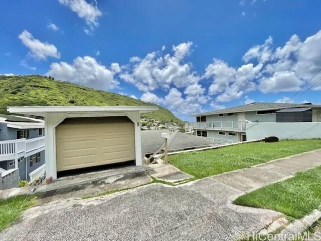 777 Ahuwale St , Honolulu, HI, 96821 in AINA HAINA AREA