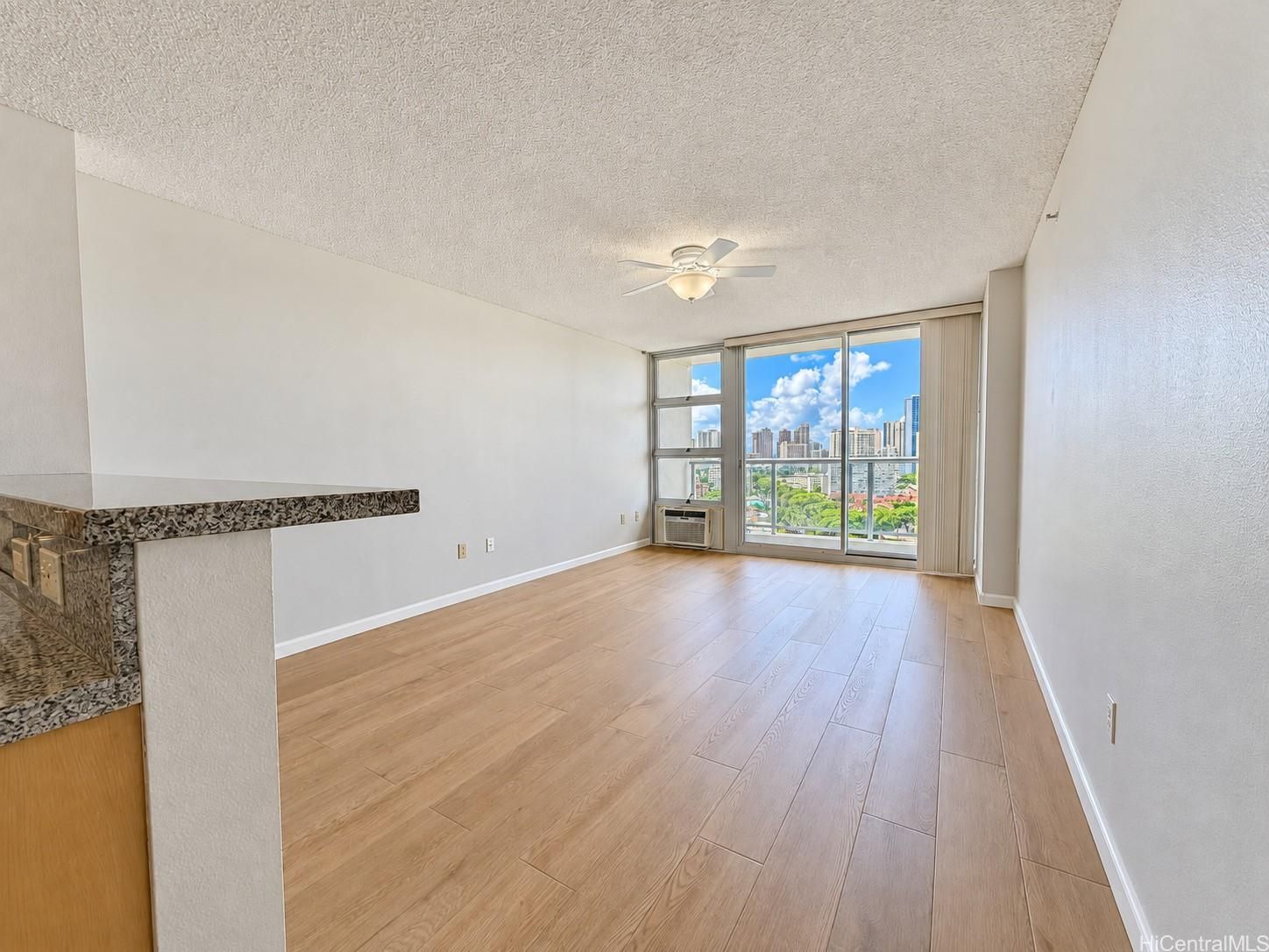 Holomua Unit 1604 in PUNAHOU