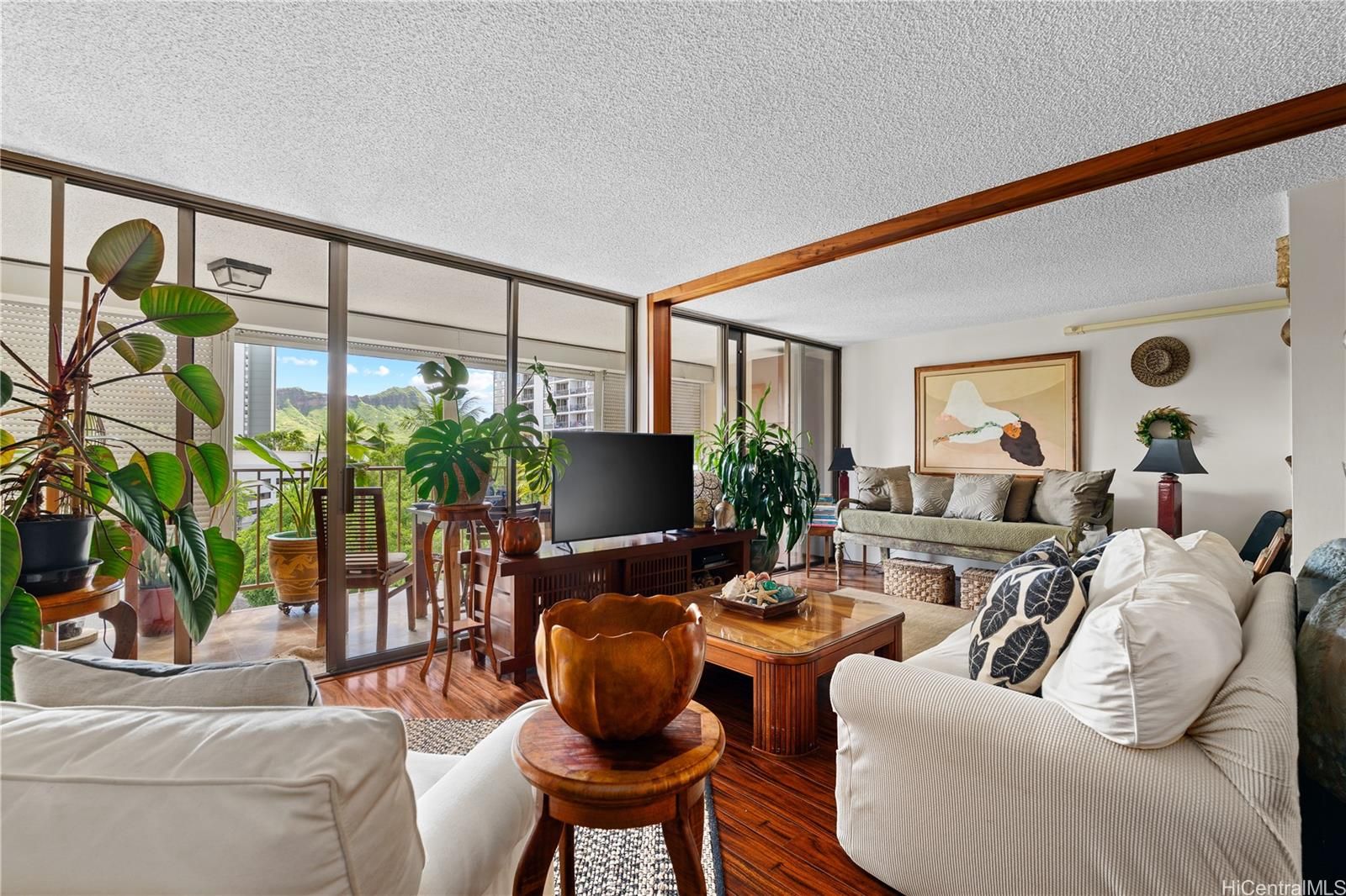 250 Ohua Unit 5E in WAIKIKI